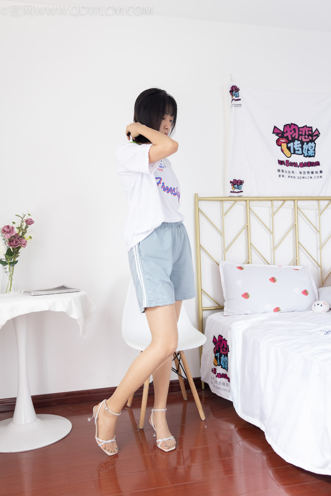 资讯|物恋传媒 – NO.1050期 《elise》 一高跟凉鞋,肉丝,裸足