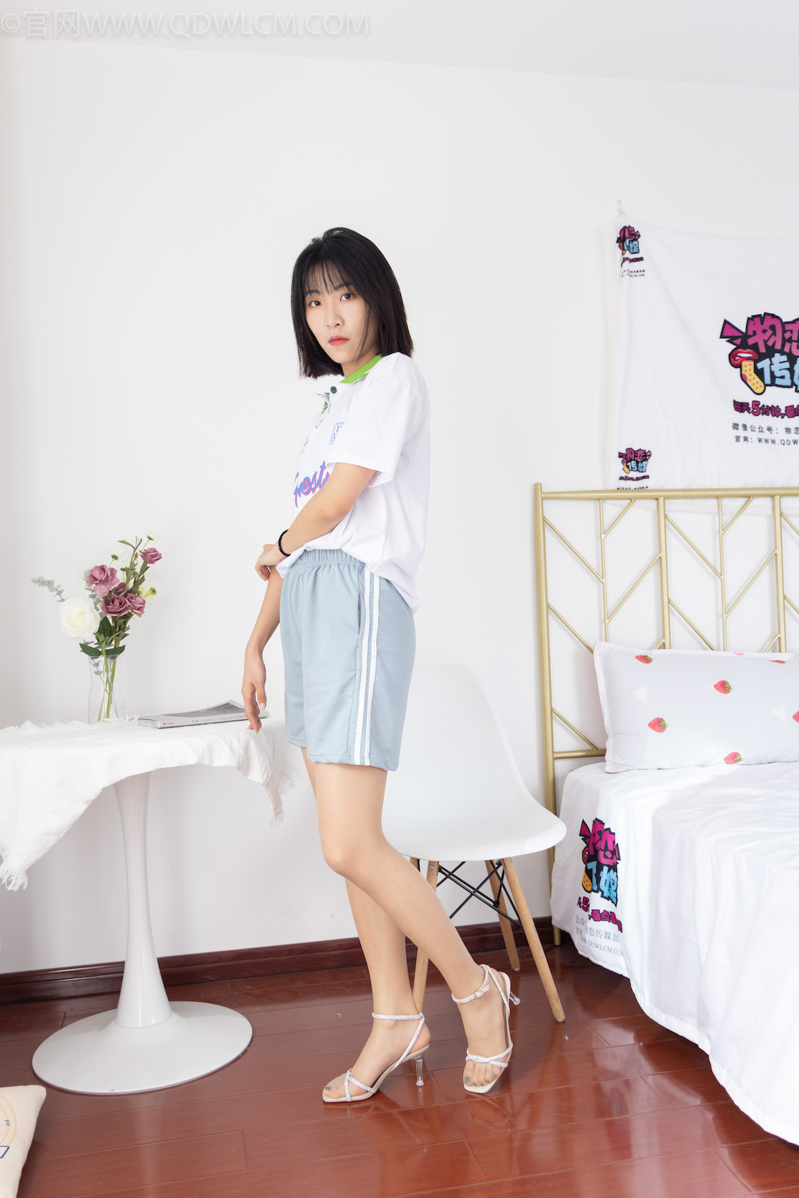 资讯|物恋传媒 – NO.1050期 《elise》 一高跟凉鞋,肉丝,裸足