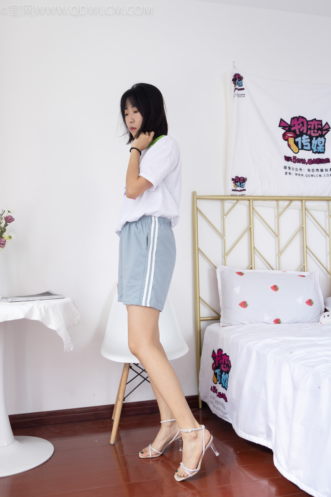 资讯|物恋传媒 – NO.1050期 《elise》 一高跟凉鞋,肉丝,裸足