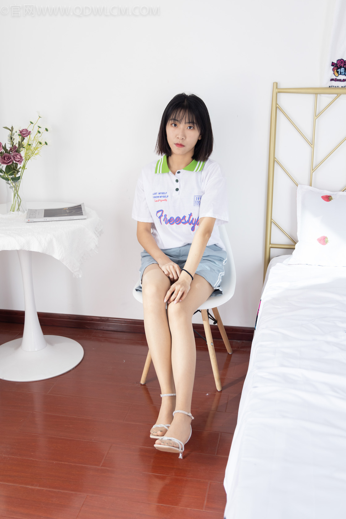 资讯|物恋传媒 – NO.1050期 《elise》 一高跟凉鞋,肉丝,裸足