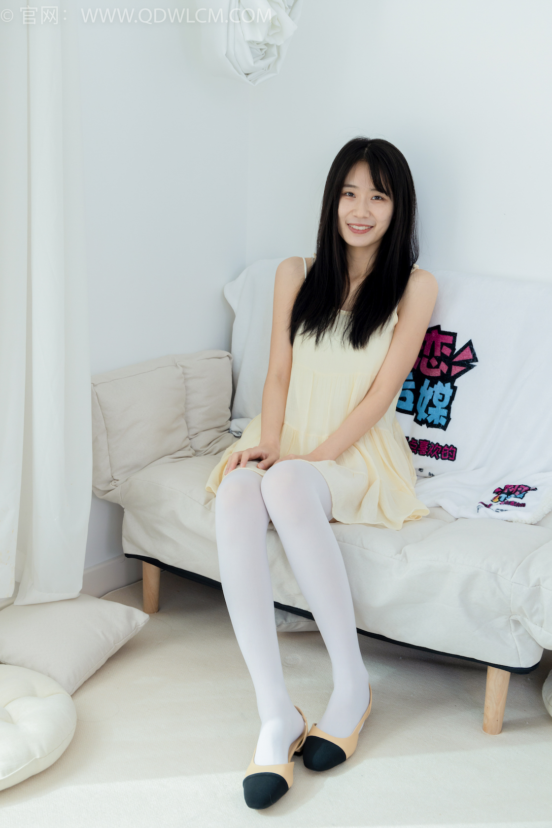 资讯|物恋传媒 – NO.1782期 《菜菜》 两双平底鞋,厚白丝大腿袜,裸足,昏睡剧情