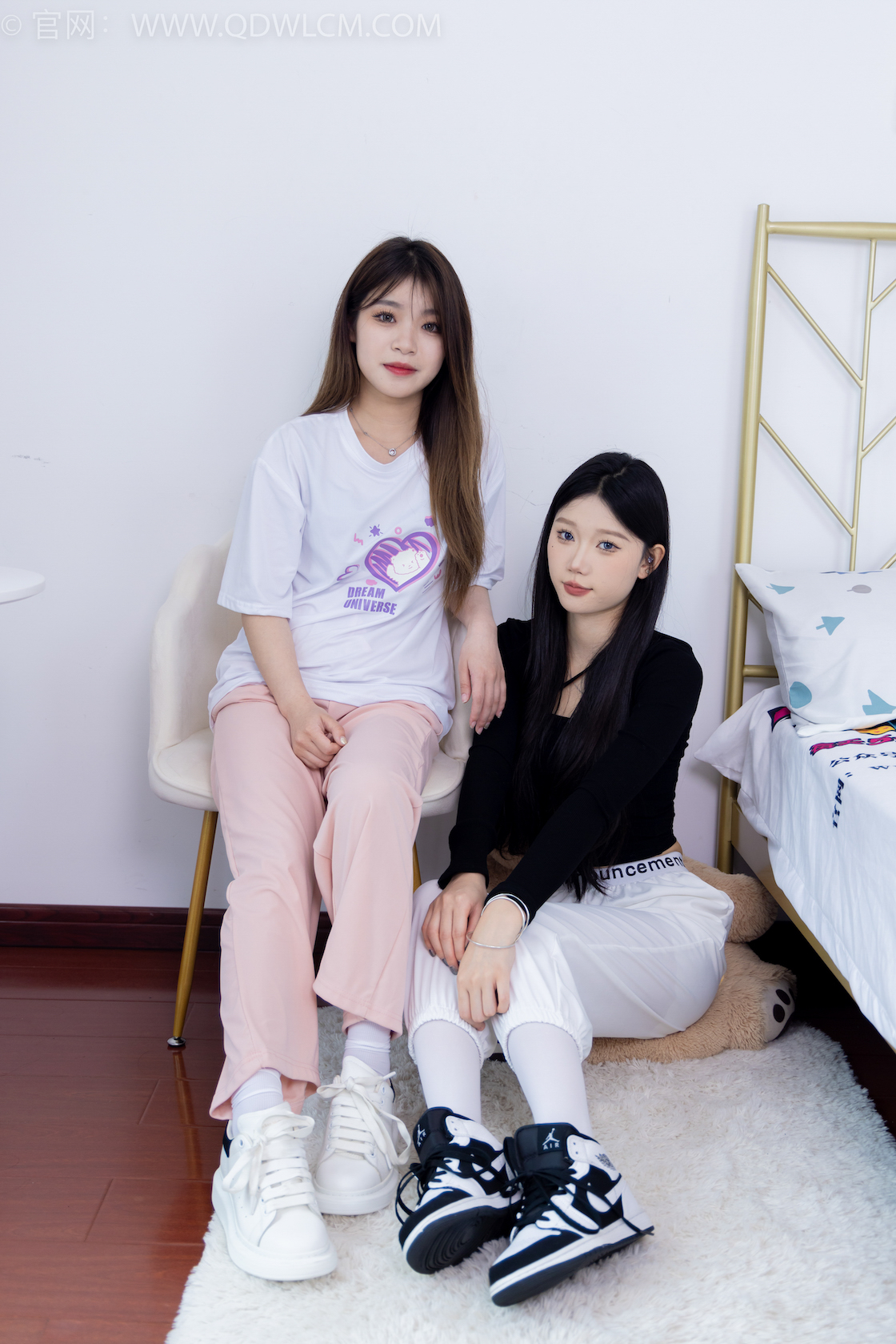 资讯|物恋传媒 – NO.1789期 《小竹闪闪》 两双板鞋,白冰丝袜,厚白丝小腿袜