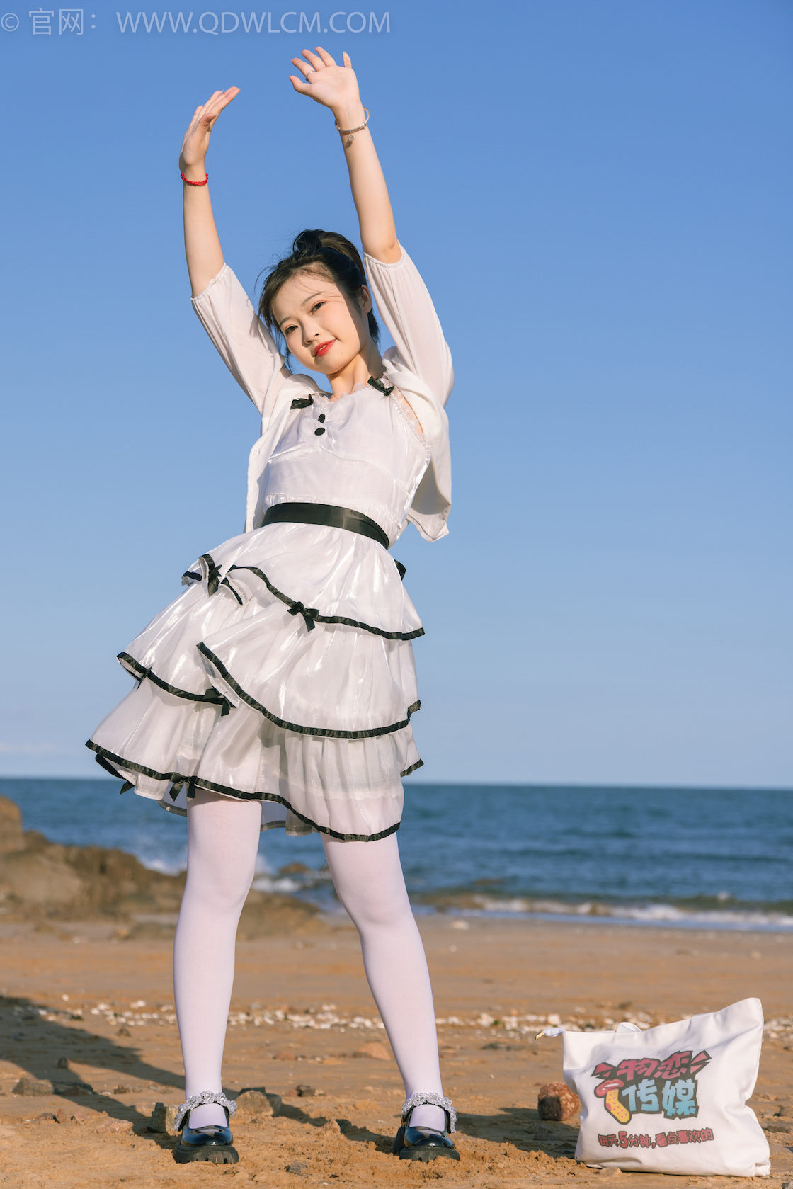 资讯|物恋传媒 – NO.1828期 《挽挽》 黑皮鞋,厚白丝,沙滩走路剧情