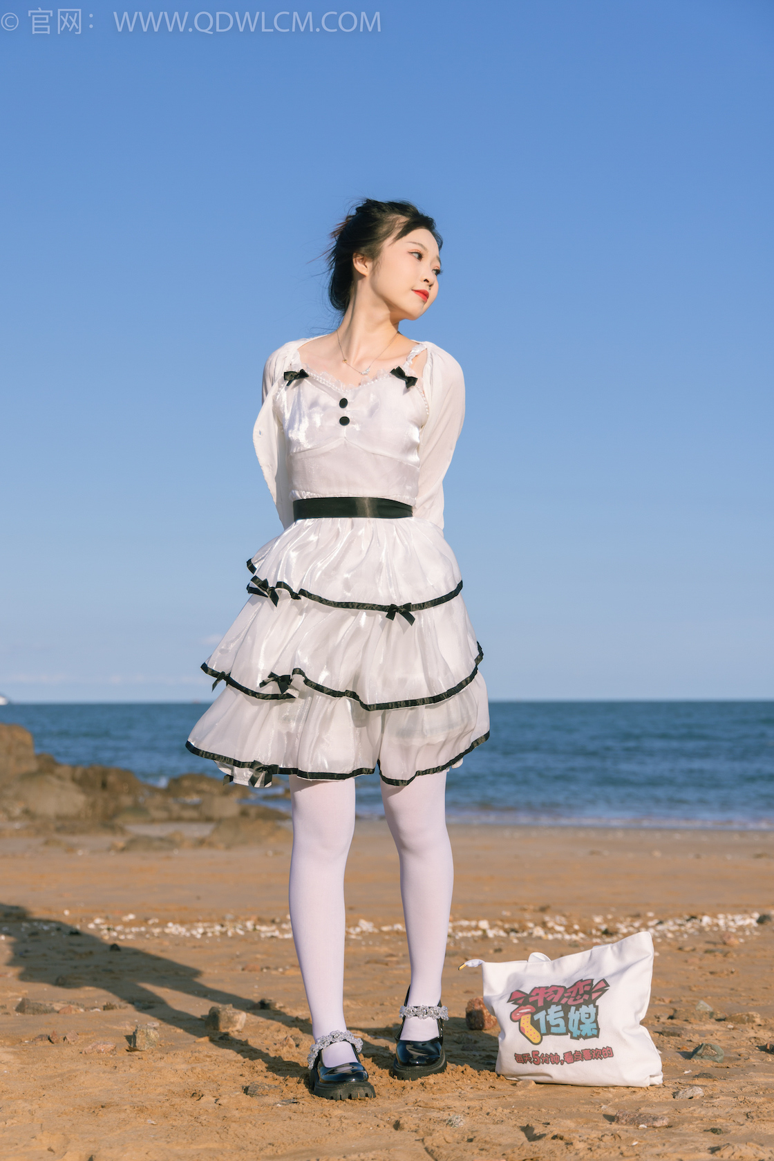 资讯|物恋传媒 – NO.1828期 《挽挽》 黑皮鞋,厚白丝,沙滩走路剧情