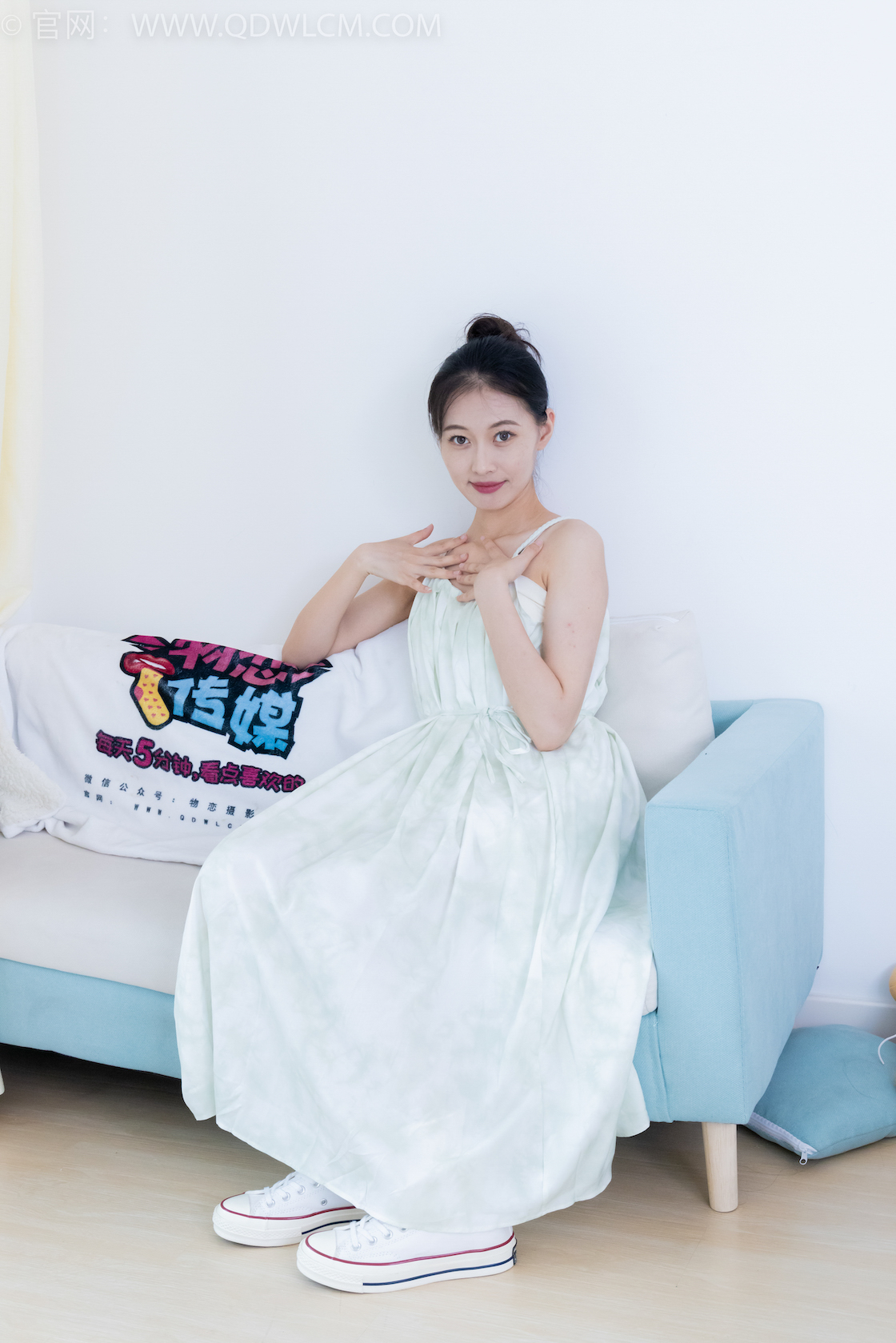 资讯|物恋传媒 – NO.2031期 《小优》 板鞋,白棉袜,裸足,物恋传媒,物恋摄影映画