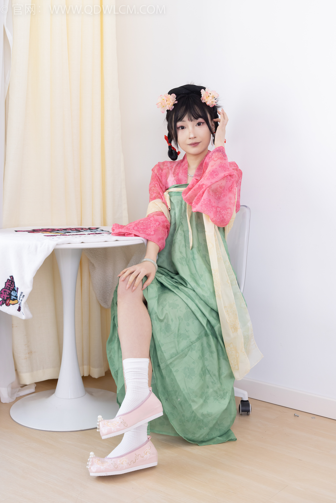 资讯|物恋传媒 – NO.2297期 《嘟嘟》 布鞋,白棉袜,古装,半脱袜子剧情,物恋传媒,物恋摄影映画