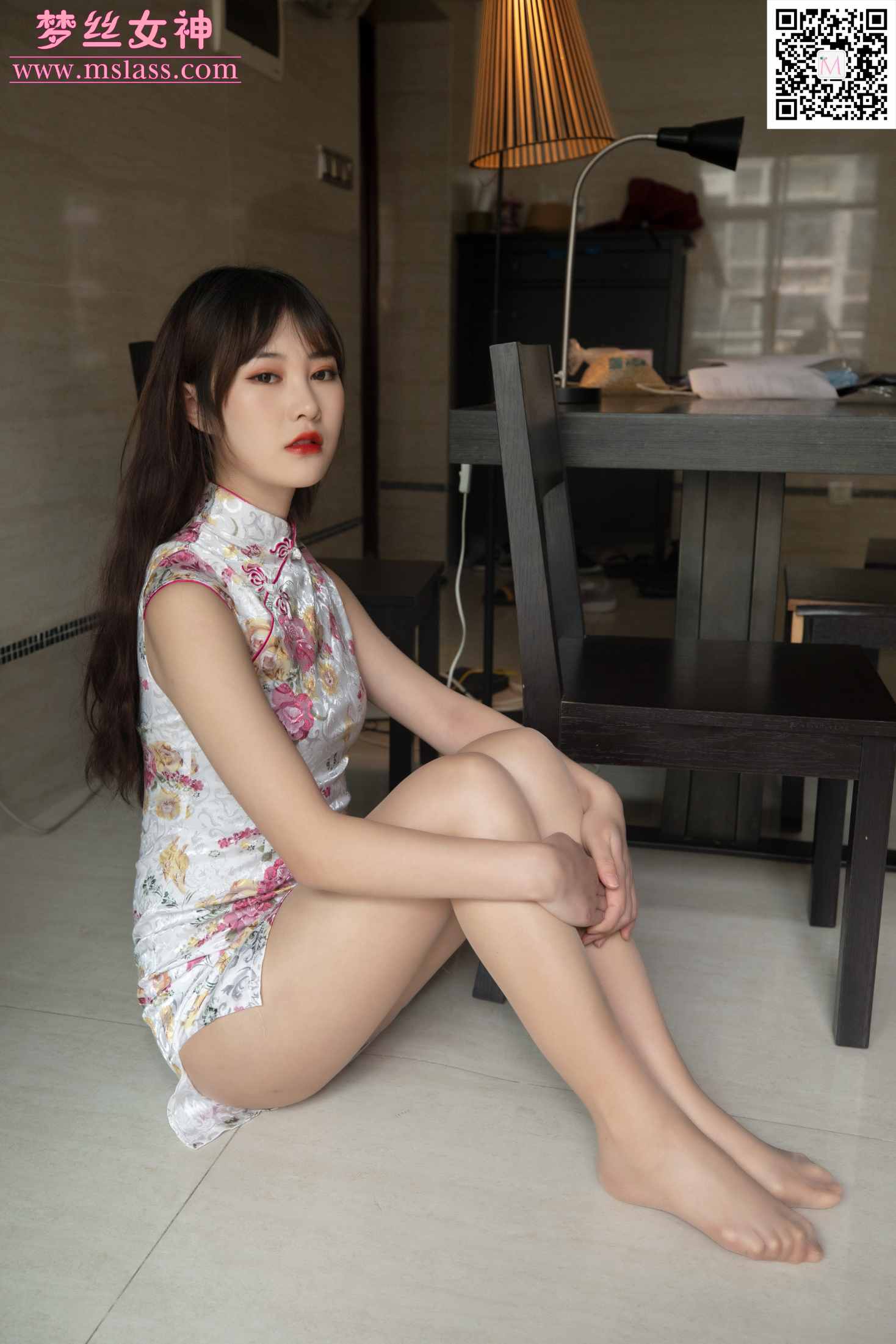 【网盘】小唐嫣《旗袍下的包裹》