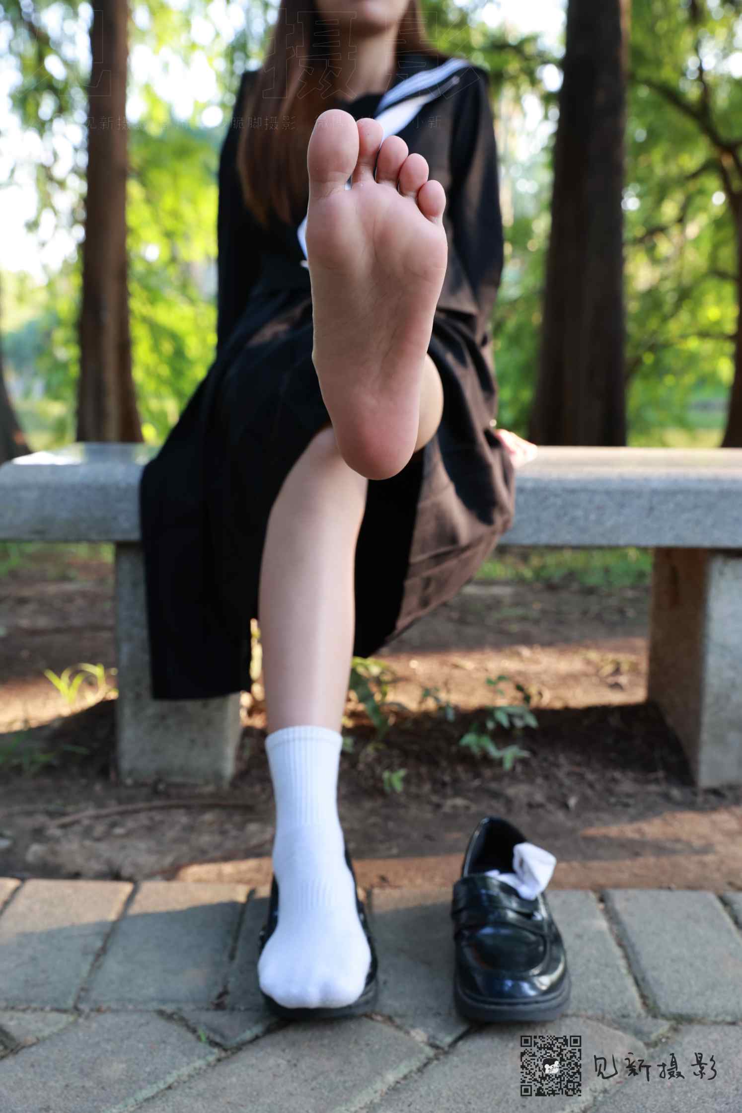 【网盘】[见新摄影]NO.002-一厘甜酒-公园JK制服棉袜