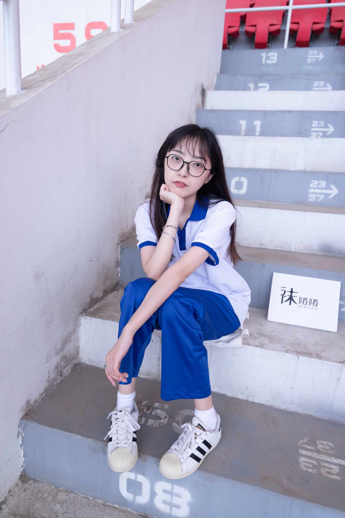 【网盘】[袜啵啵]NO.002稚予-校服、贝壳头、白棉袜、裸足