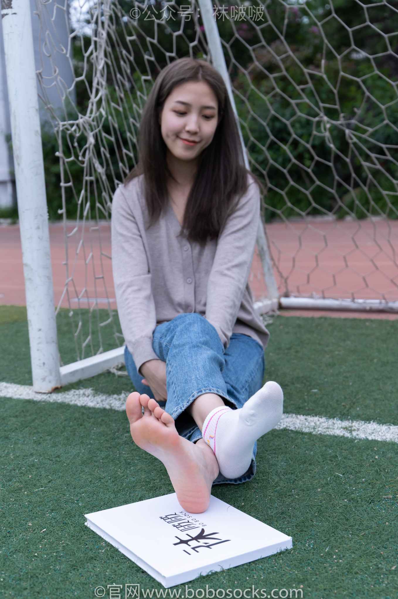 【网盘】[袜啵啵]NO.004泡芙-vans帆布鞋、白棉袜、裸足