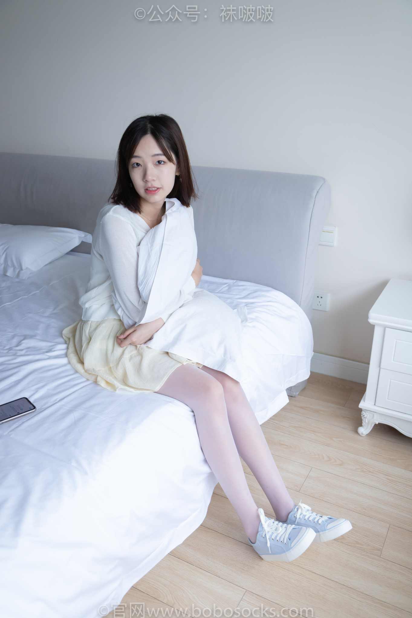 【网盘】[袜啵啵]NO.005小甜豆-帆布鞋、薄白丝