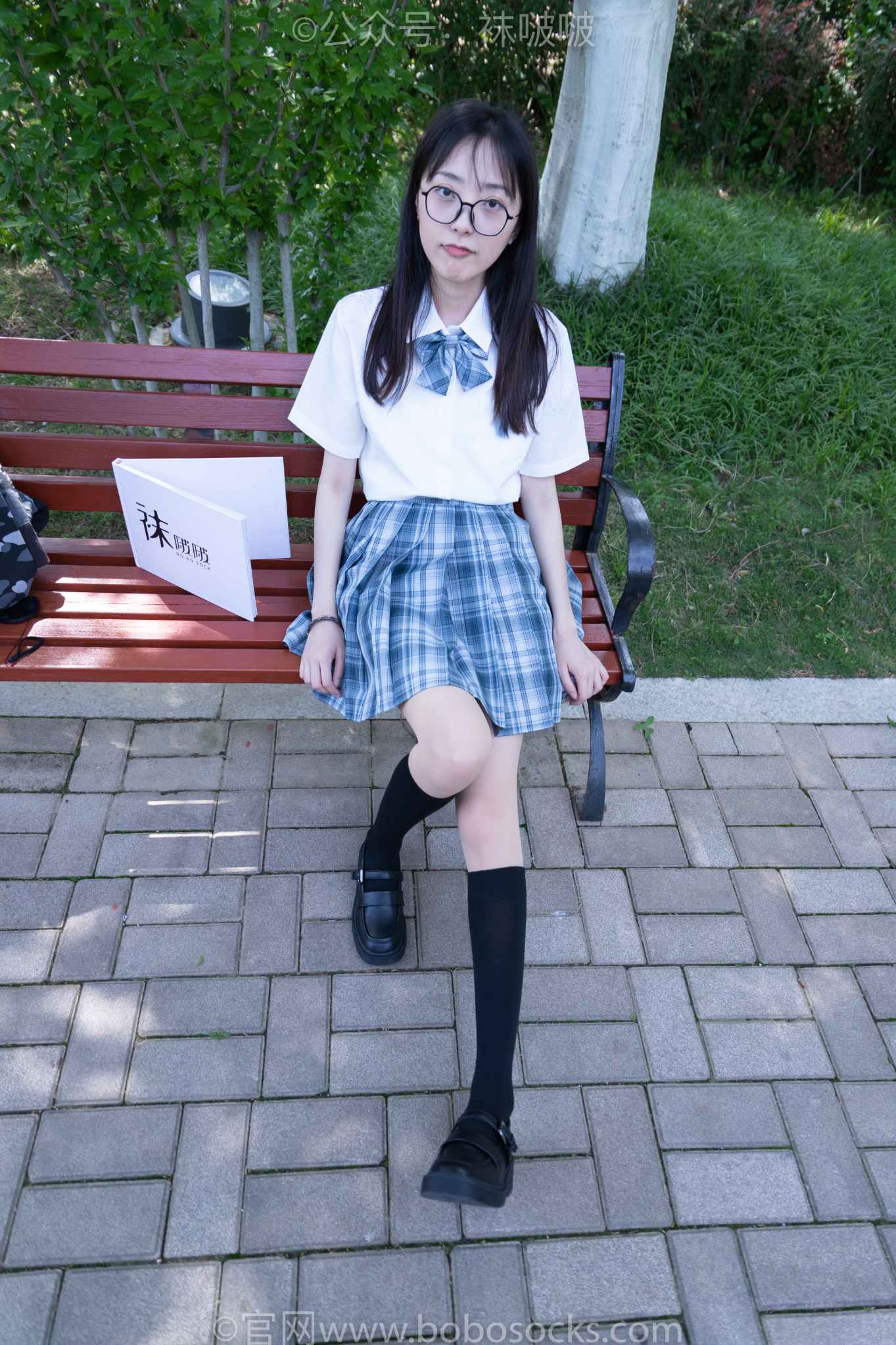 【网盘】[袜啵啵]NO.007稚予-JK制服、皮鞋、黑色中筒棉袜、肉丝