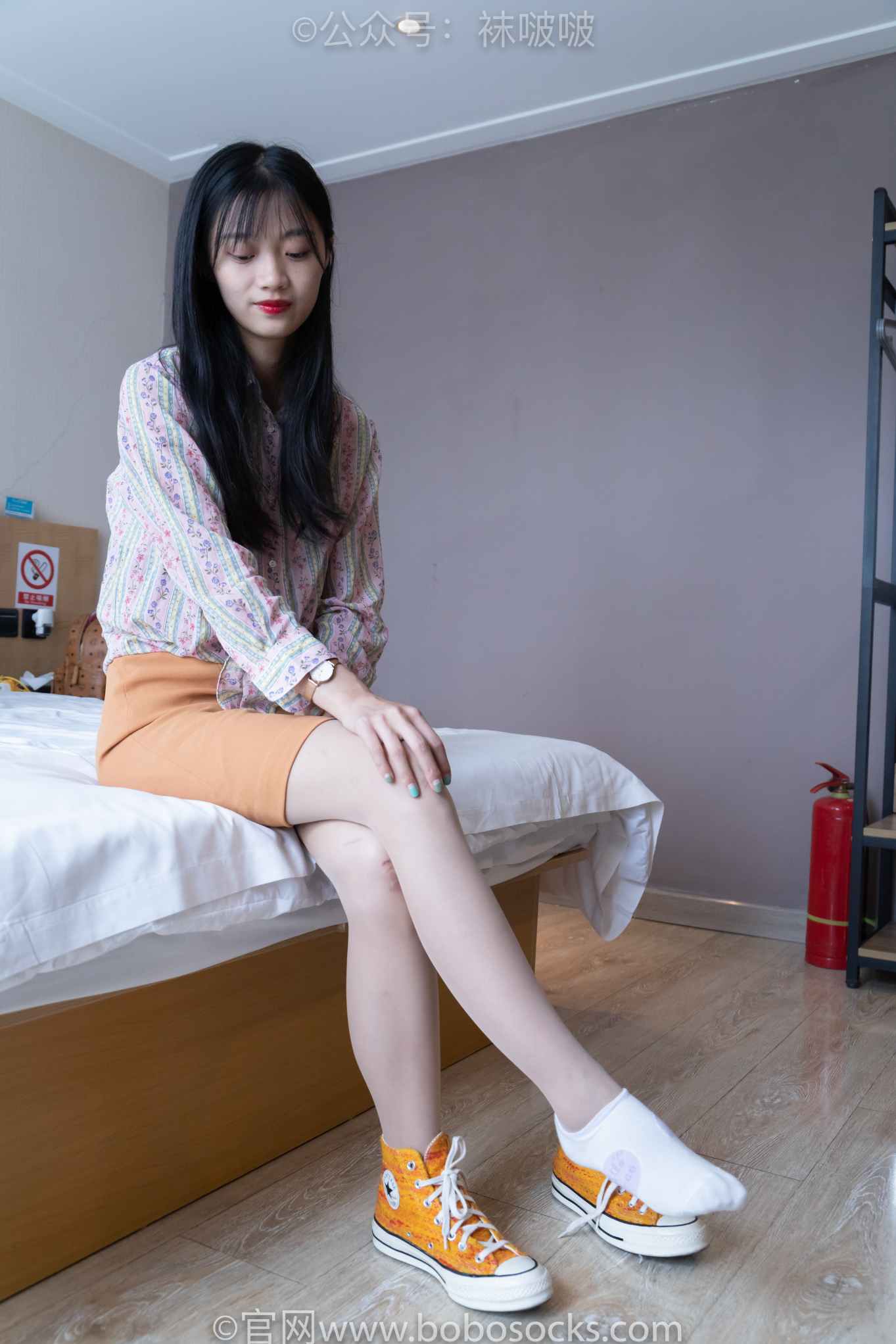 【网盘】[袜啵啵]NO.008涵涵-帆布鞋、白色短棉袜、肉丝