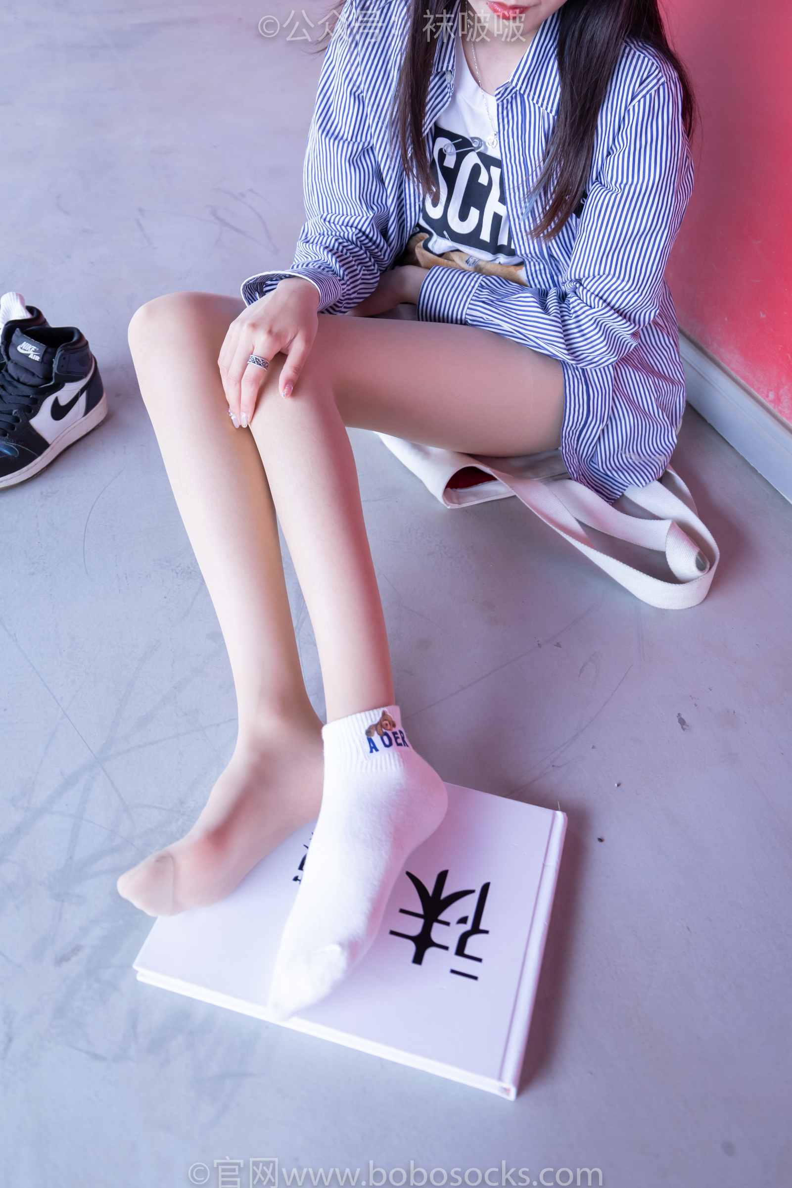 【网盘】[袜啵啵]NO.011稚予-AJ、白色短棉袜、肉丝