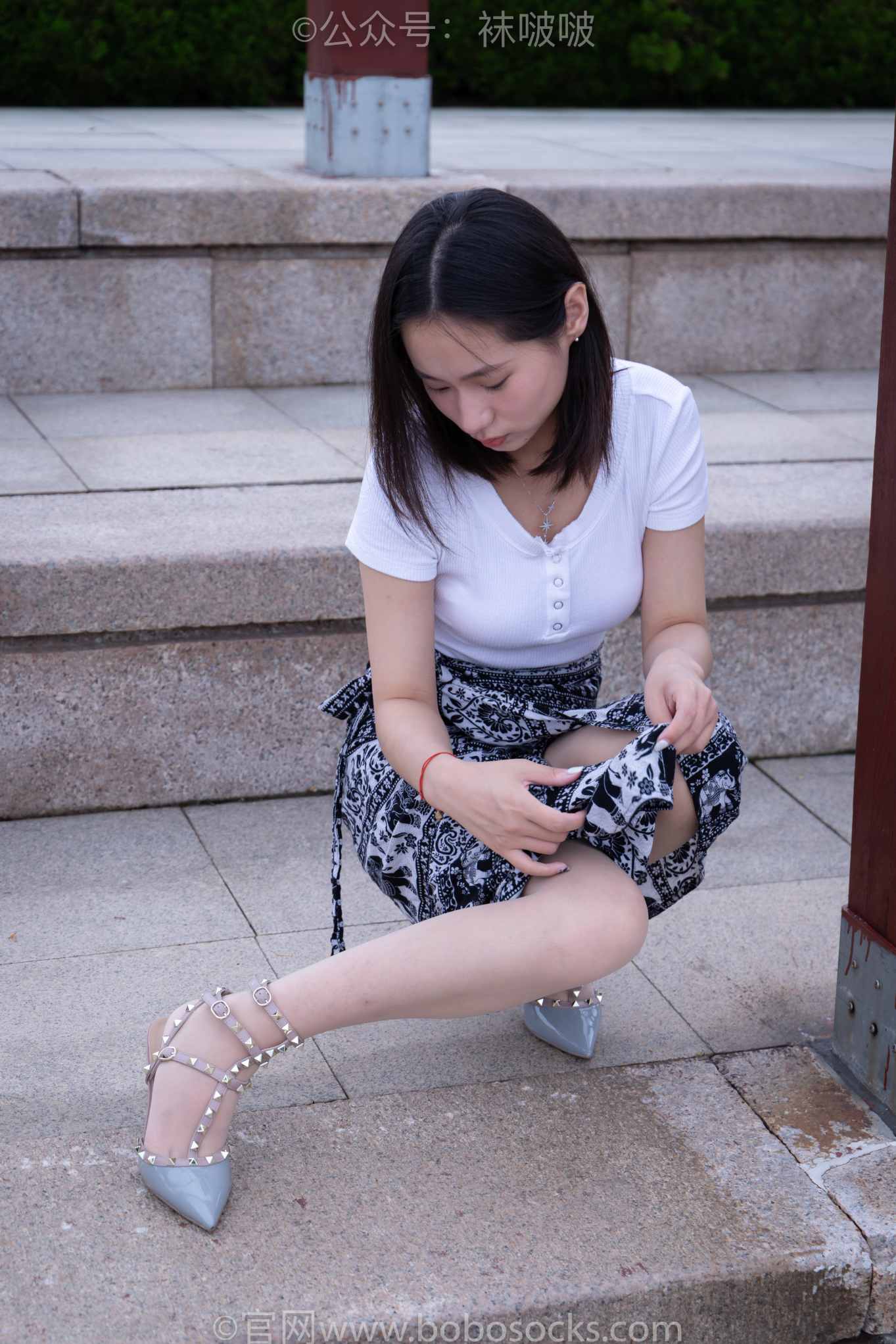 【网盘】[袜啵啵]NO.014思思-华伦天奴高跟鞋、肉丝