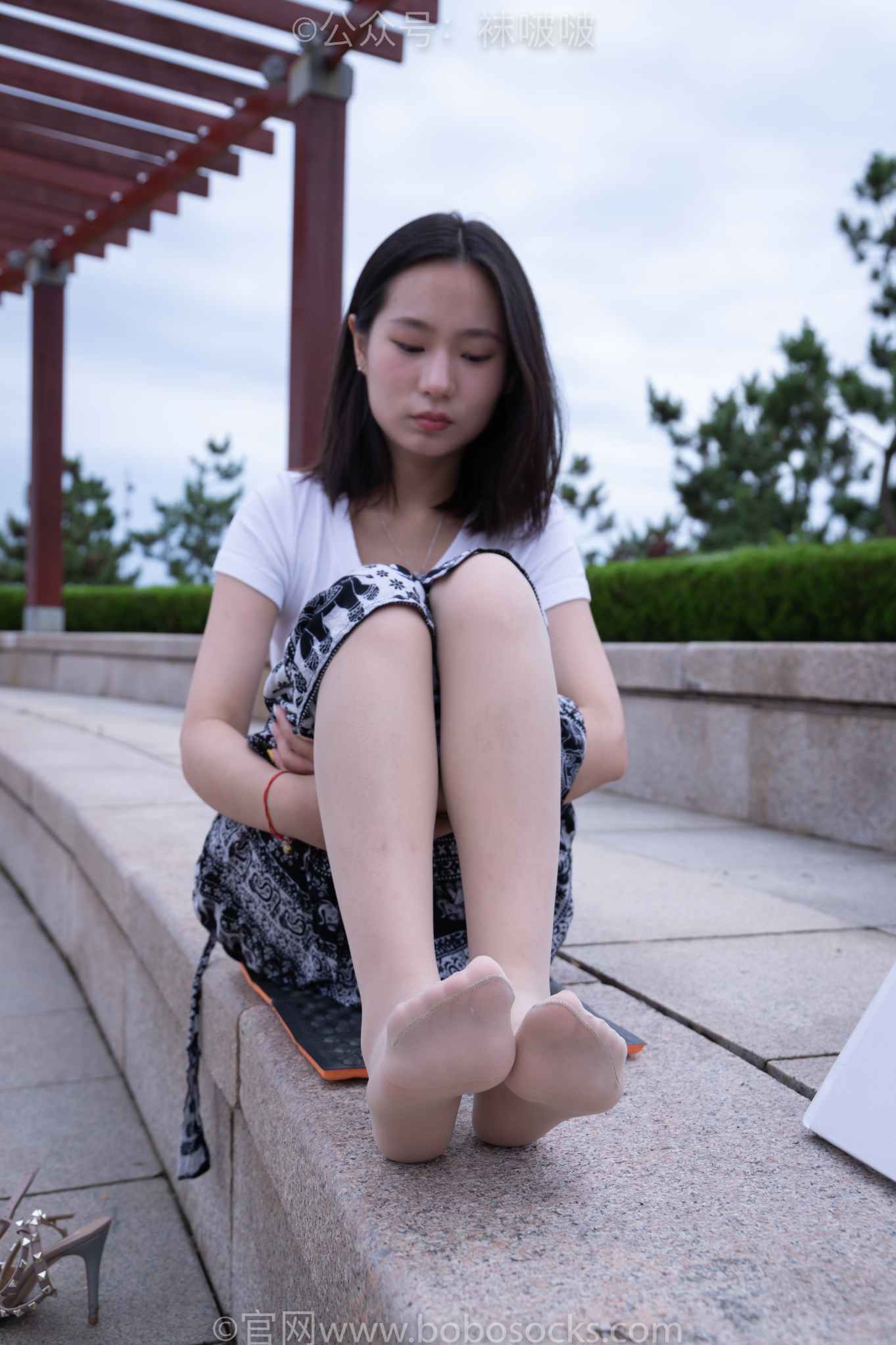 【网盘】[袜啵啵]NO.014思思-华伦天奴高跟鞋、肉丝