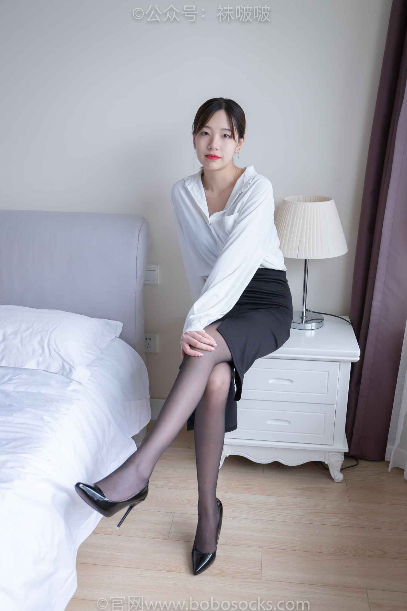 【网盘】[袜啵啵]NO.017小甜豆-OL制服、高跟鞋、黑丝