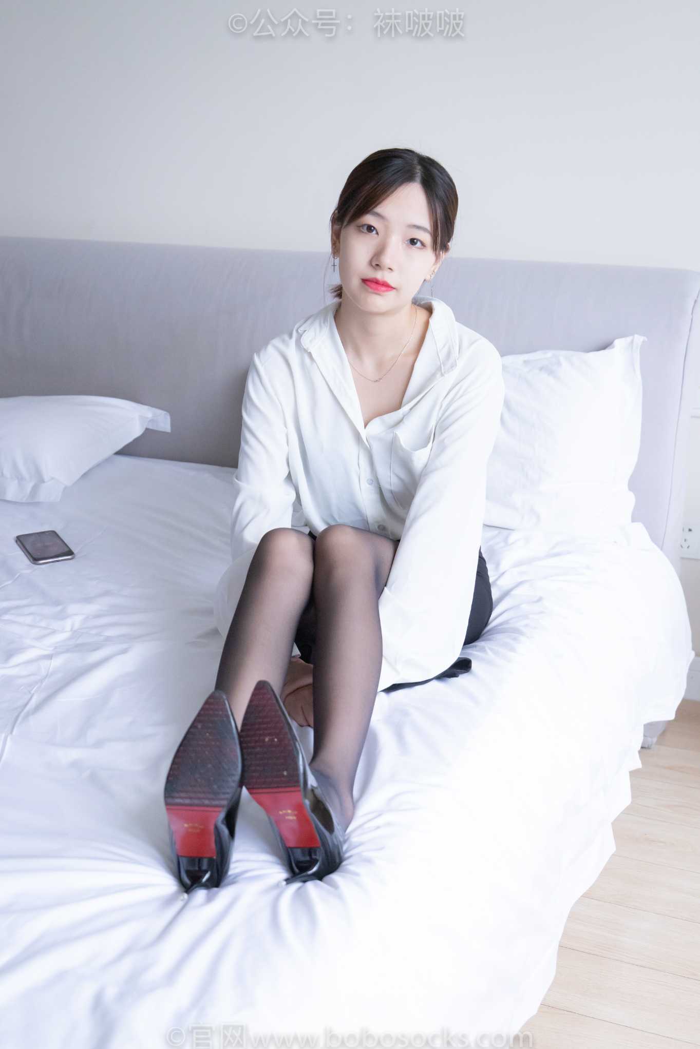 【网盘】[袜啵啵]NO.017小甜豆-OL制服、高跟鞋、黑丝