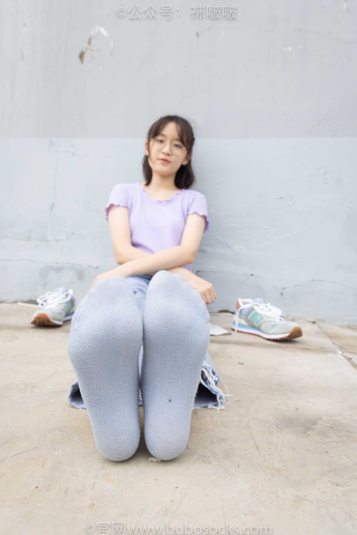 【网盘】[袜啵啵]NO.020熊熊-NB运动鞋、蓝色短棉袜（踩脏）、裸足