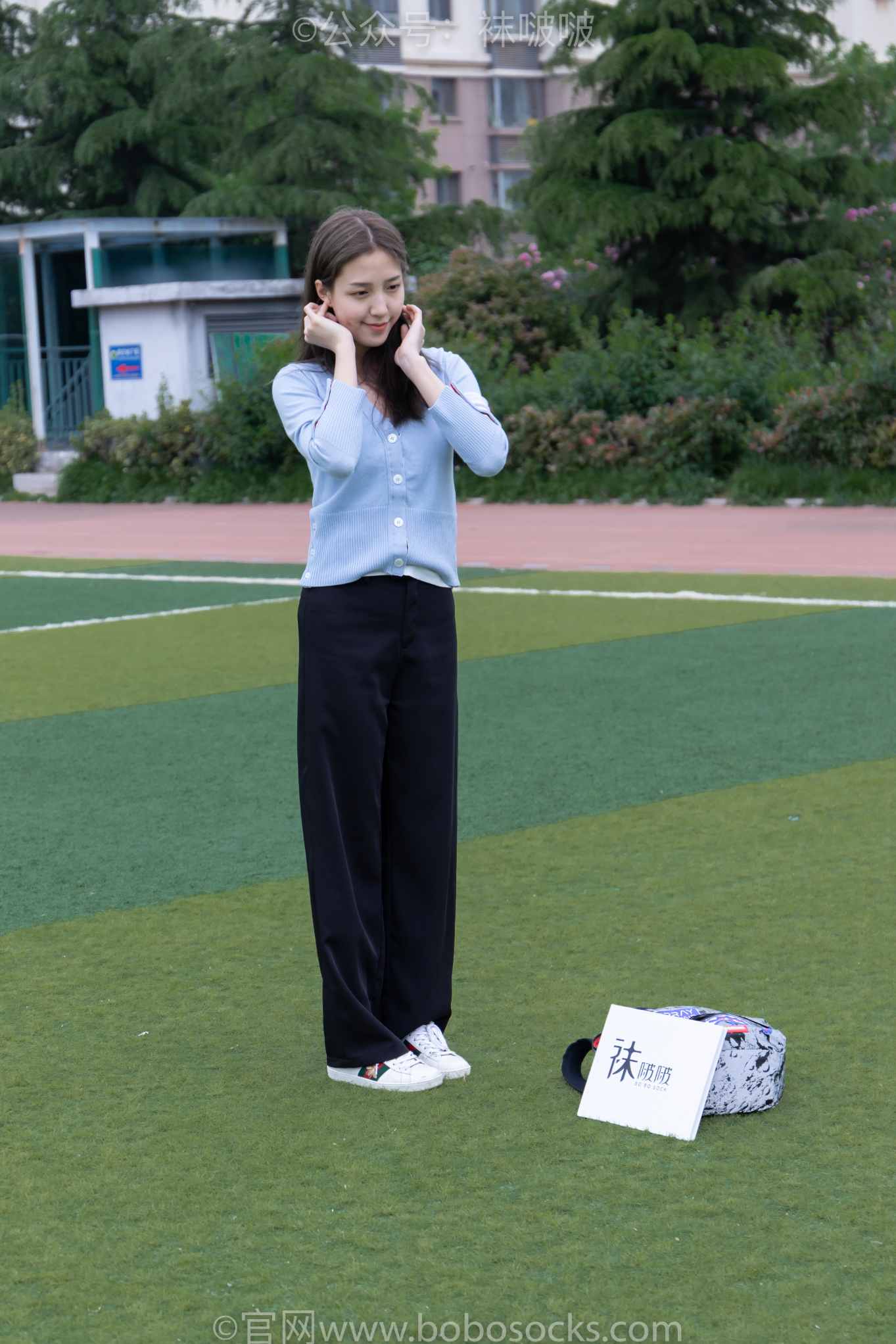 【网盘】[袜啵啵]NO.021泡芙-板鞋、白棉袜、裸足