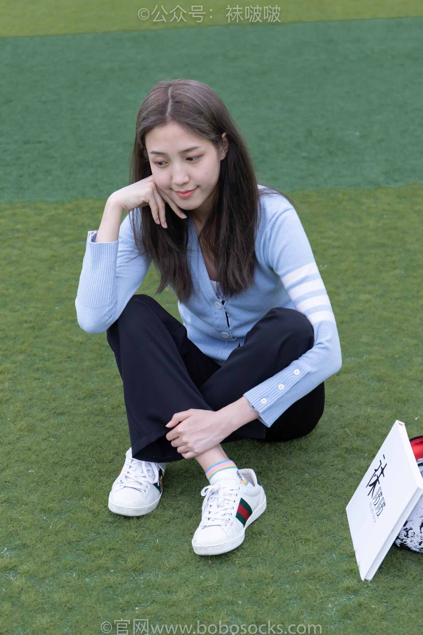 【网盘】[袜啵啵]NO.021泡芙-板鞋、白棉袜、裸足