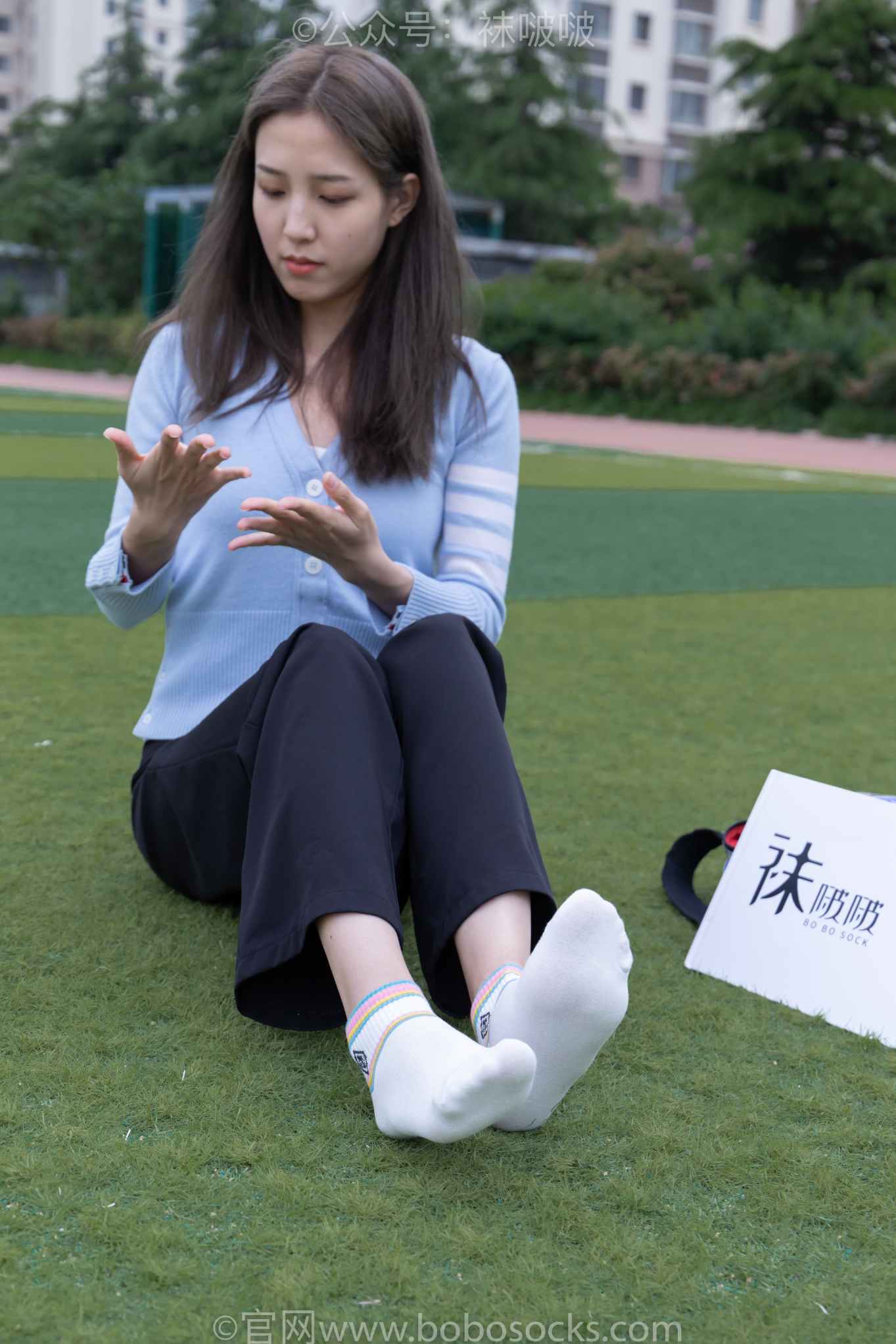 【网盘】[袜啵啵]NO.021泡芙-板鞋、白棉袜、裸足