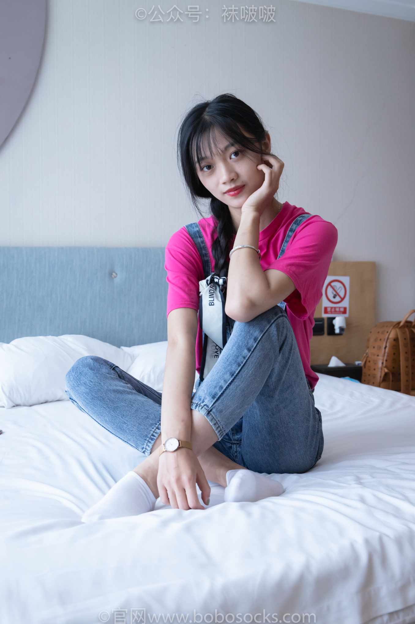 【网盘】[袜啵啵]NO.024涵涵-板鞋、白棉袜、裸足