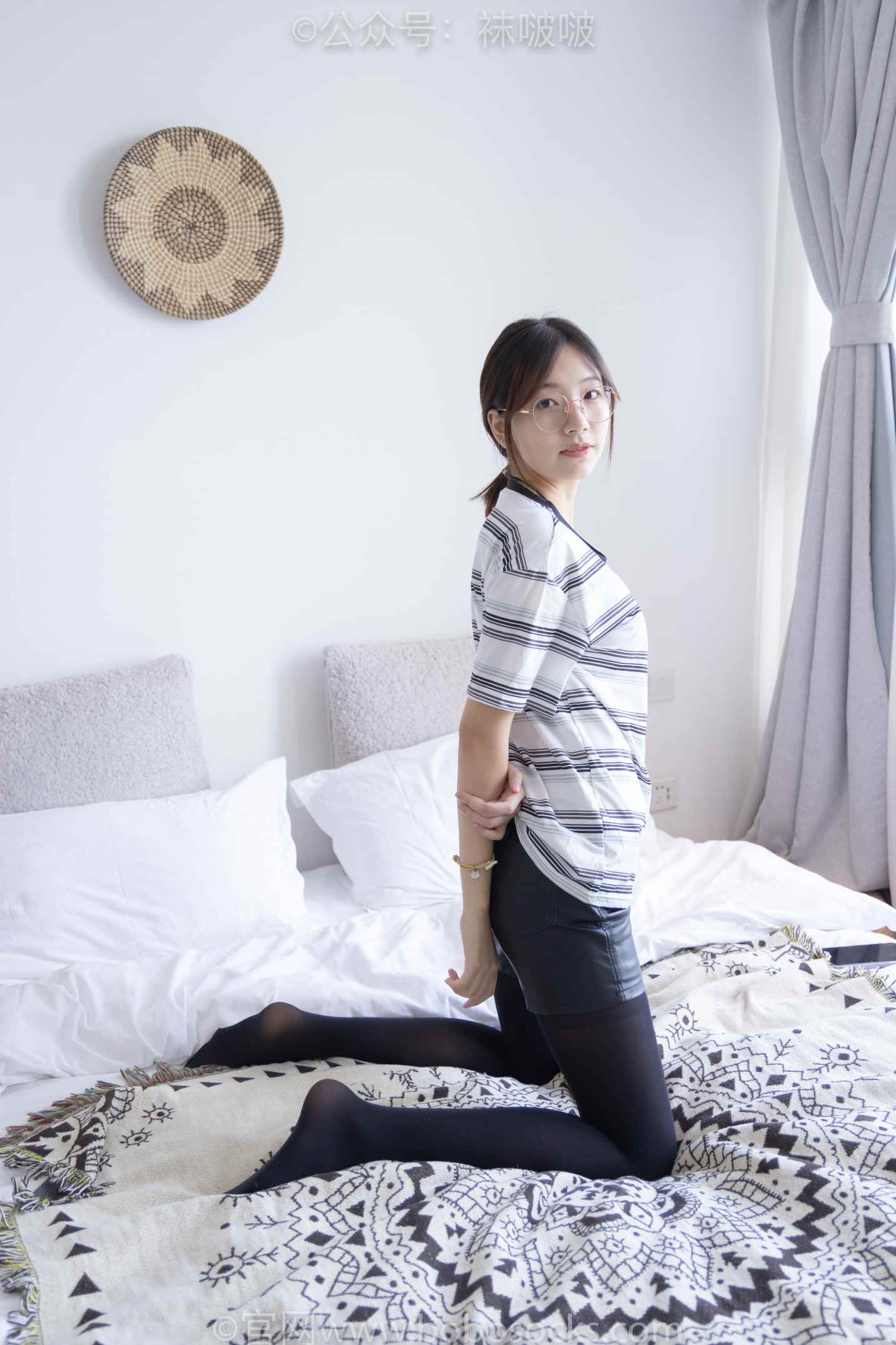 【网盘】[袜啵啵]NO.029小甜豆-平底鞋、厚黑丝、厚肉丝、踩饼干剧情