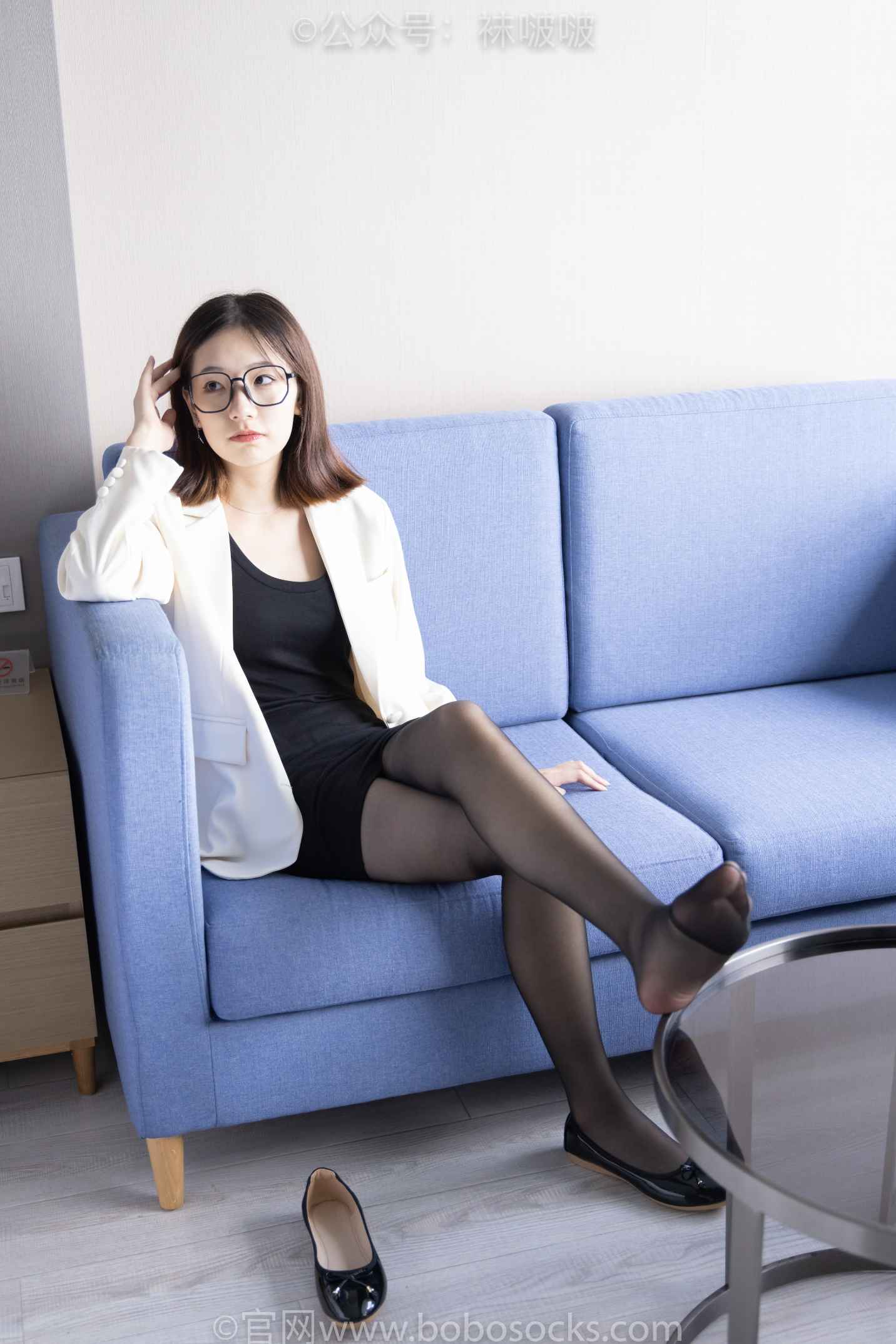 【网盘】[袜啵啵]NO.032小甜豆-平底鞋、黑丝