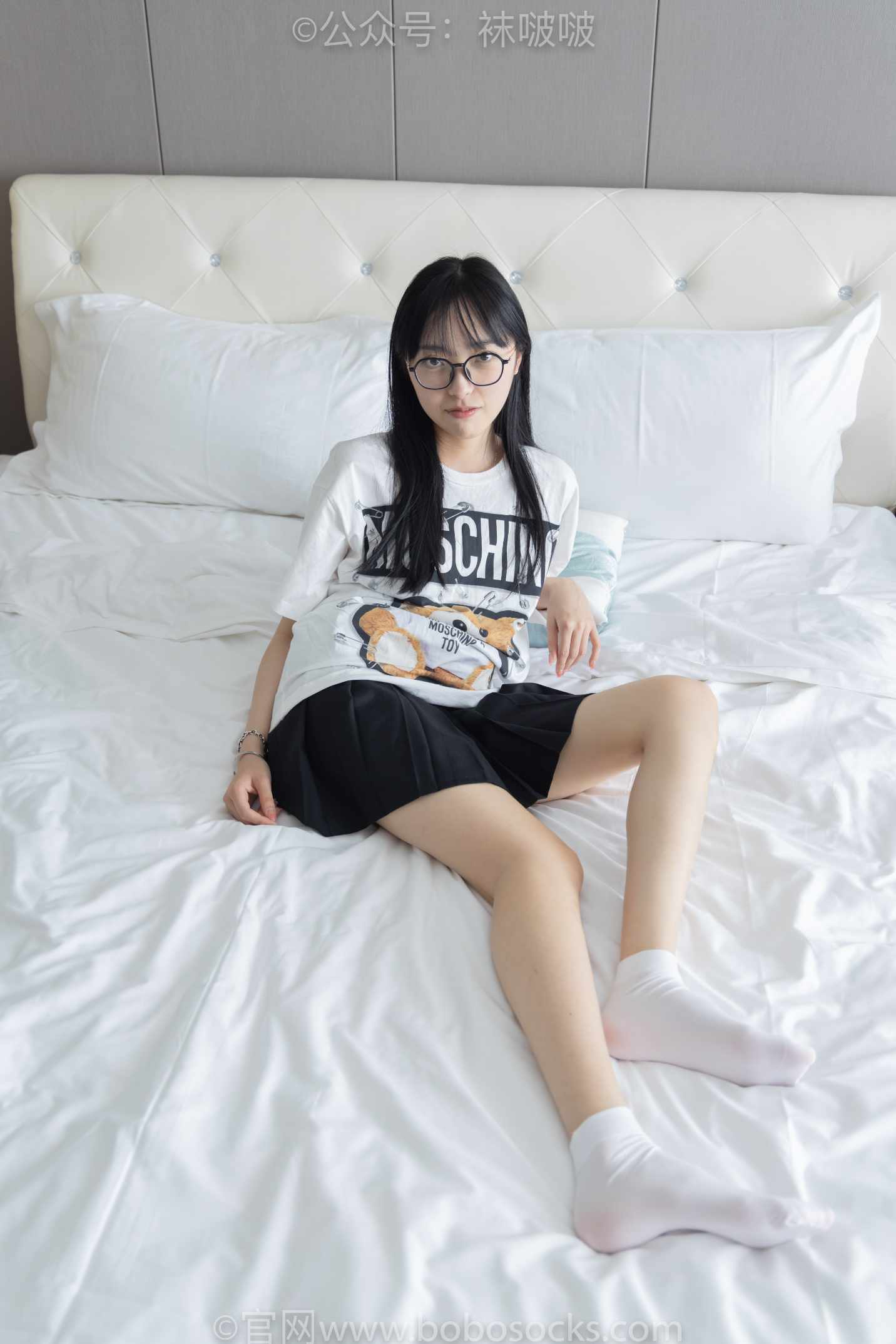 【网盘】[袜啵啵]NO.033稚予-贝壳头、天鹅绒黑袜、天鹅绒白袜