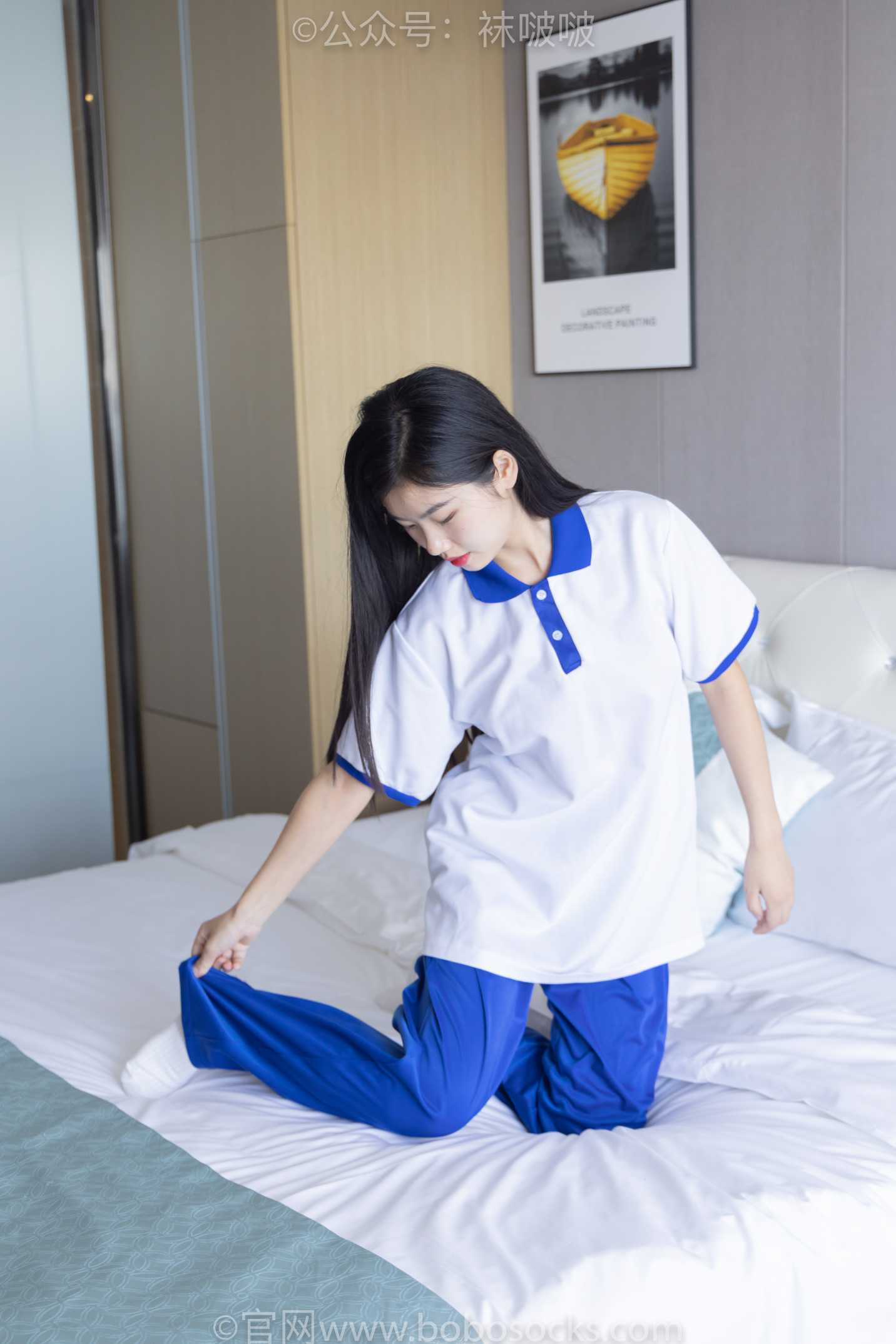 【网盘】[袜啵啵]NO.039小奶熊-校服、vans帆布鞋、短白棉袜、裸足