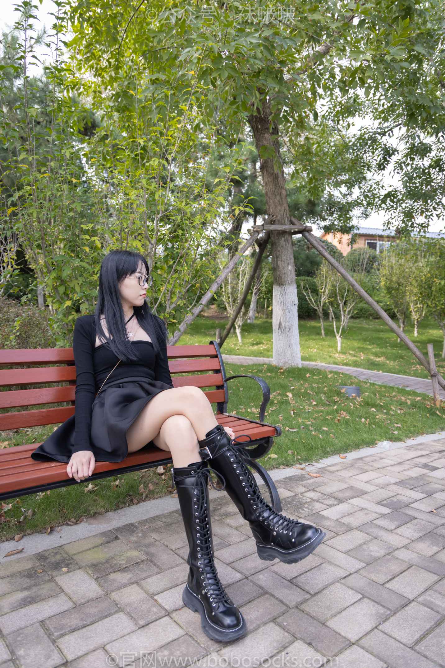 【网盘】[袜啵啵]NO.040稚予-长靴、白棉袜、肉丝