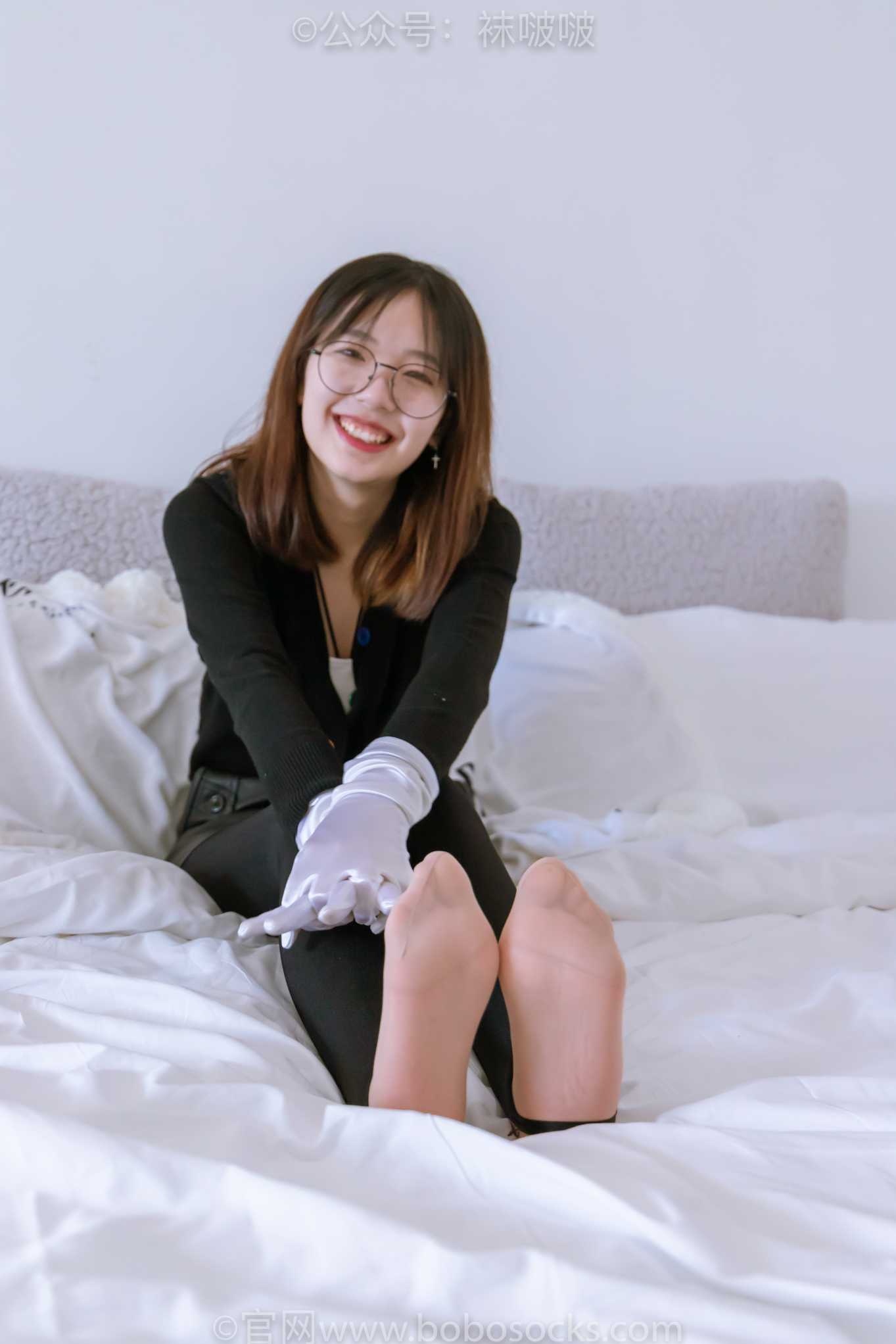 【网盘】[袜啵啵]NO.041小甜豆-高跟长靴、黑色踩脚裤、肉丝