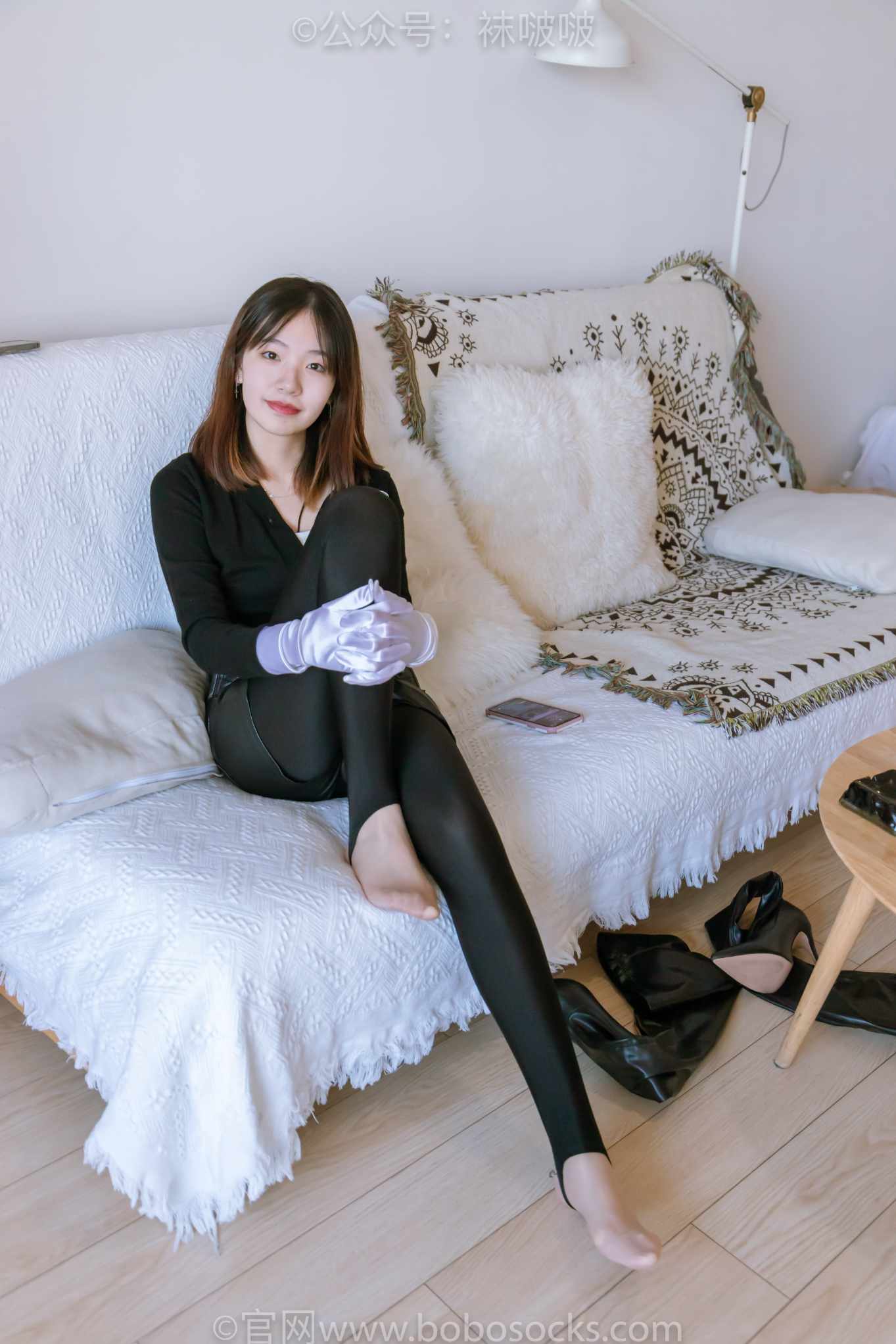 【网盘】[袜啵啵]NO.041小甜豆-高跟长靴、黑色踩脚裤、肉丝