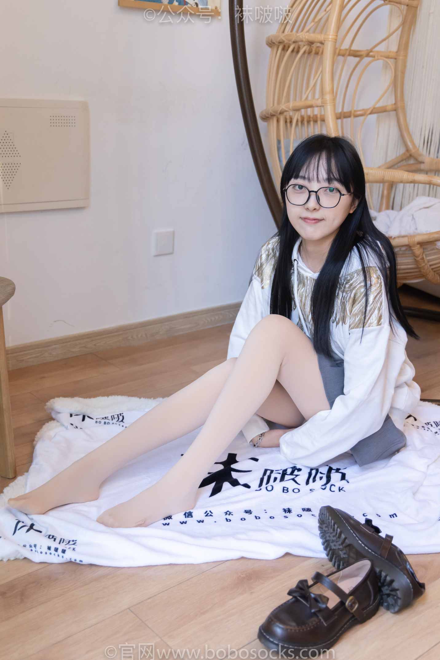 【网盘】[袜啵啵]NO.047稚予-皮鞋、厚肉丝