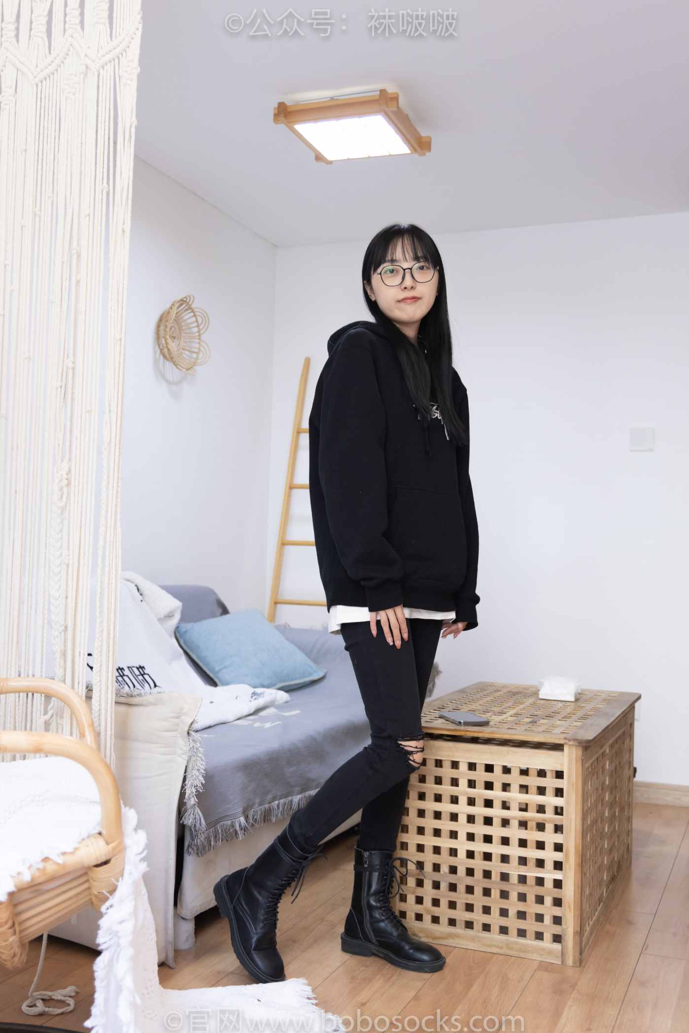 【网盘】[袜啵啵]NO.061稚予-短靴、白棉袜、裸足