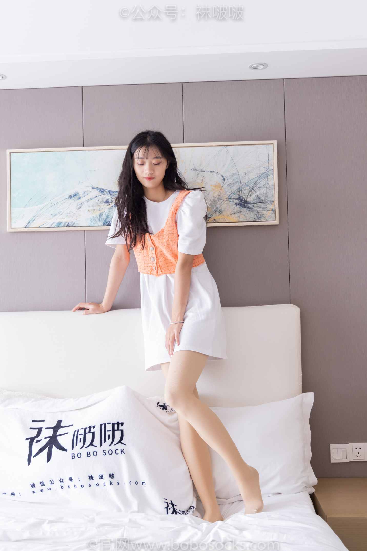 【网盘】[袜啵啵]NO.062 涵涵-运动鞋、白棉袜、厚肉丝