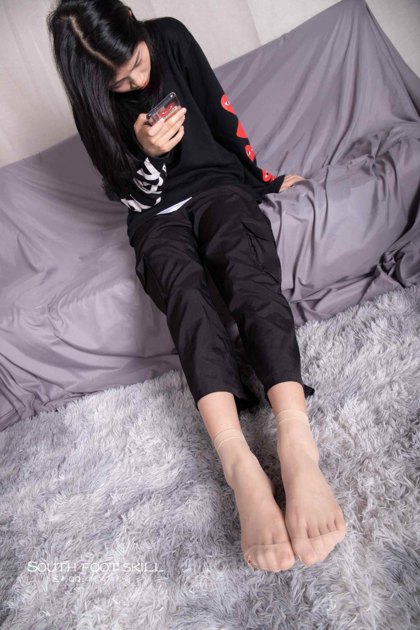 【网盘】[南国足艺]11-模特秋秋超性感肉丝美脚，这脚真是漂亮，越看越喜欢！