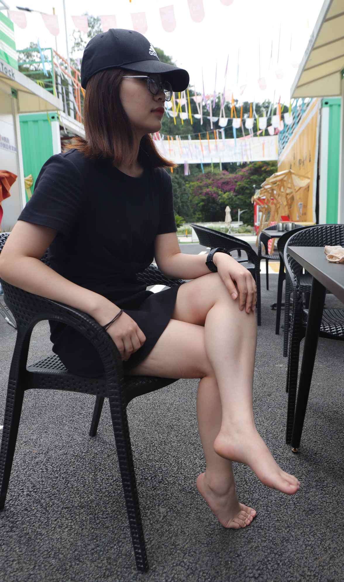 【网盘】[Pary学生模拍]008 新模琳琳从运动鞋里拿出来的原味小白脚