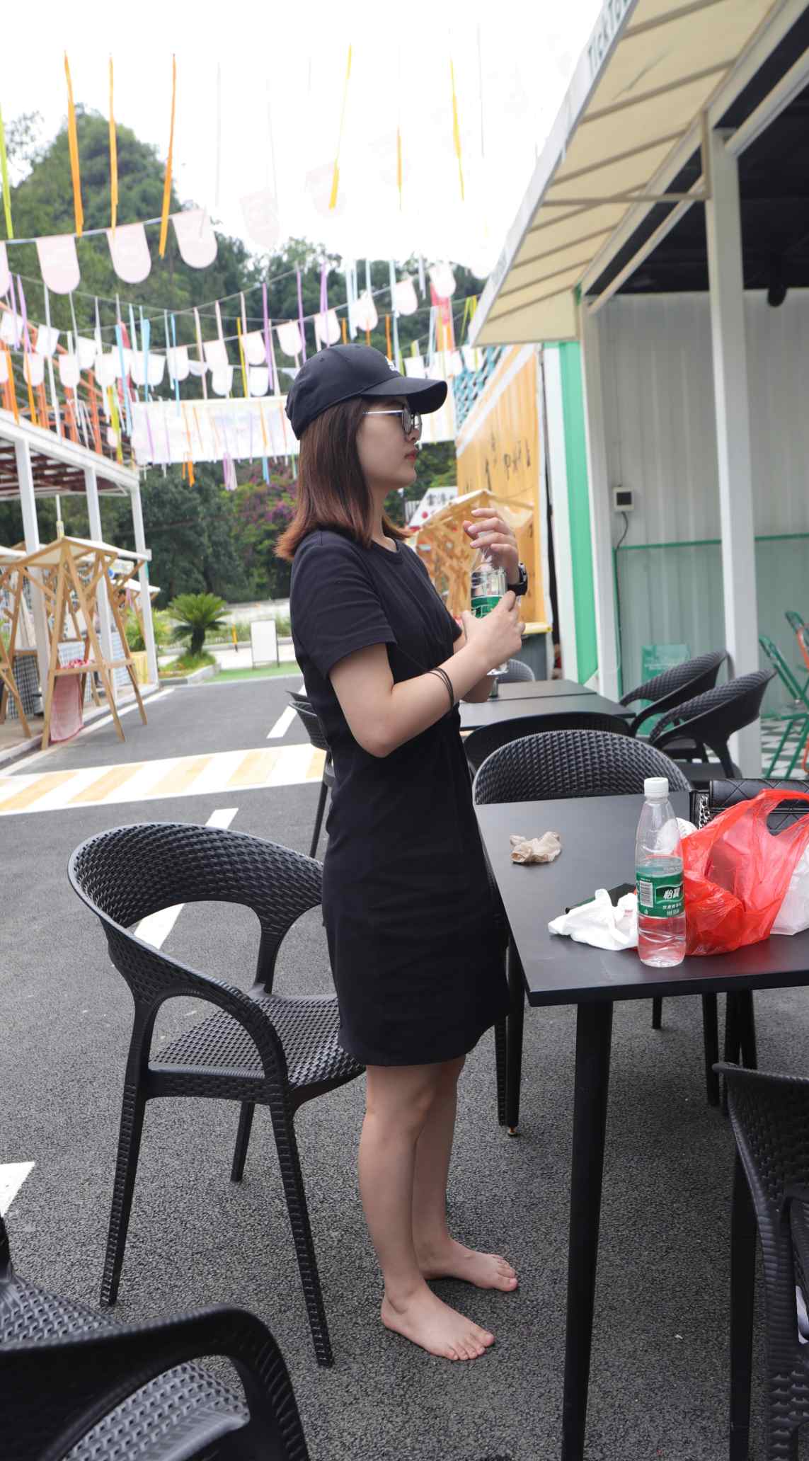 【网盘】[Pary学生模拍]008 新模琳琳从运动鞋里拿出来的原味小白脚