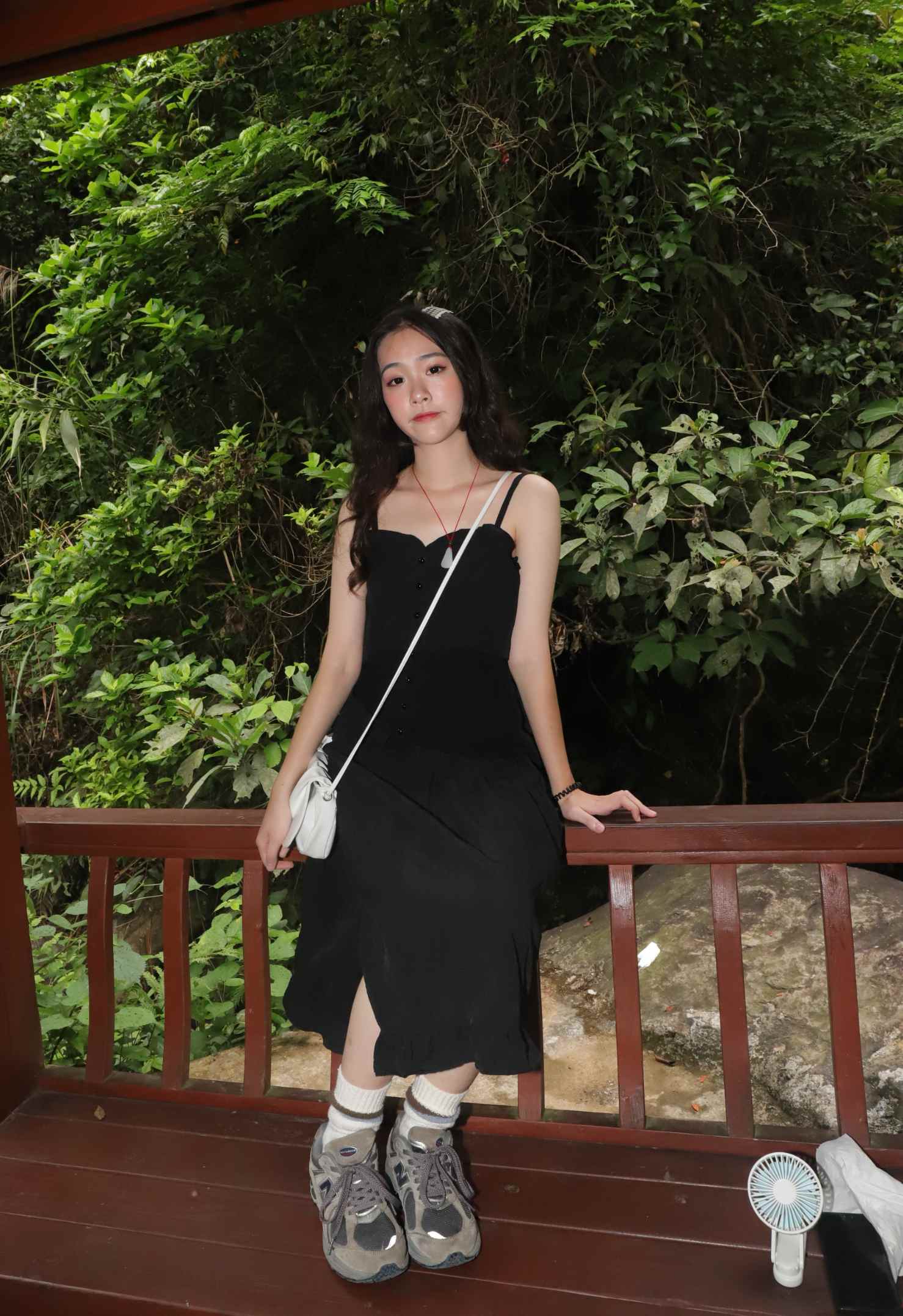 【网盘】[Pary学生模拍]009 超美女神琪琪美妆照，把脚趾捆起来