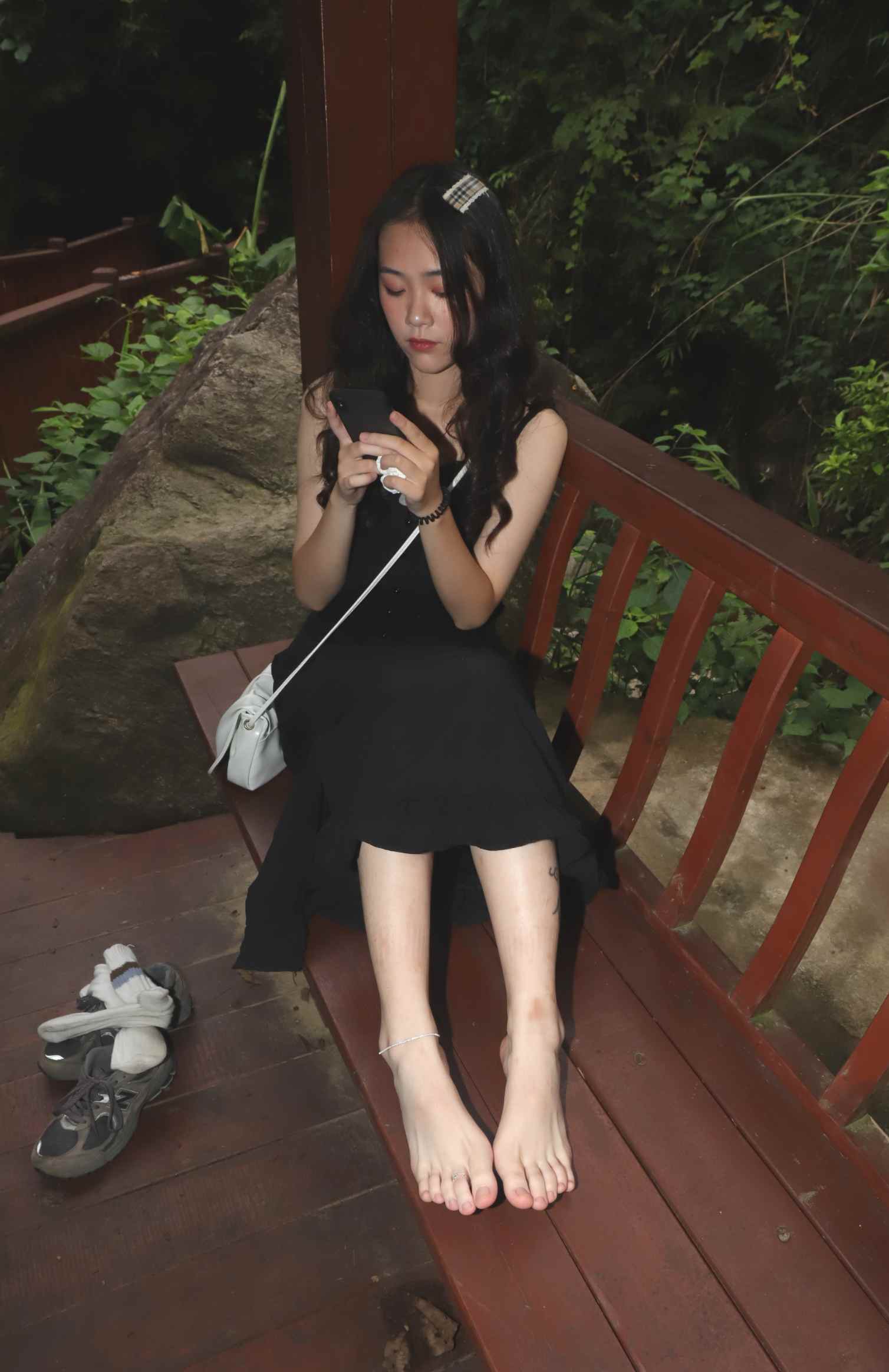 【网盘】[Pary学生模拍]009 超美女神琪琪美妆照，把脚趾捆起来