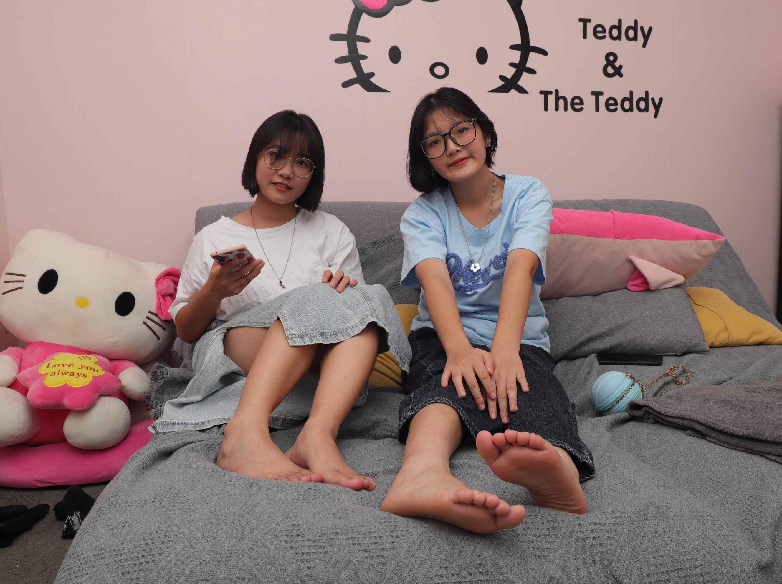 【网盘】[Pary学生模拍]010 可爱的新模彤彤与小谊脚底秀