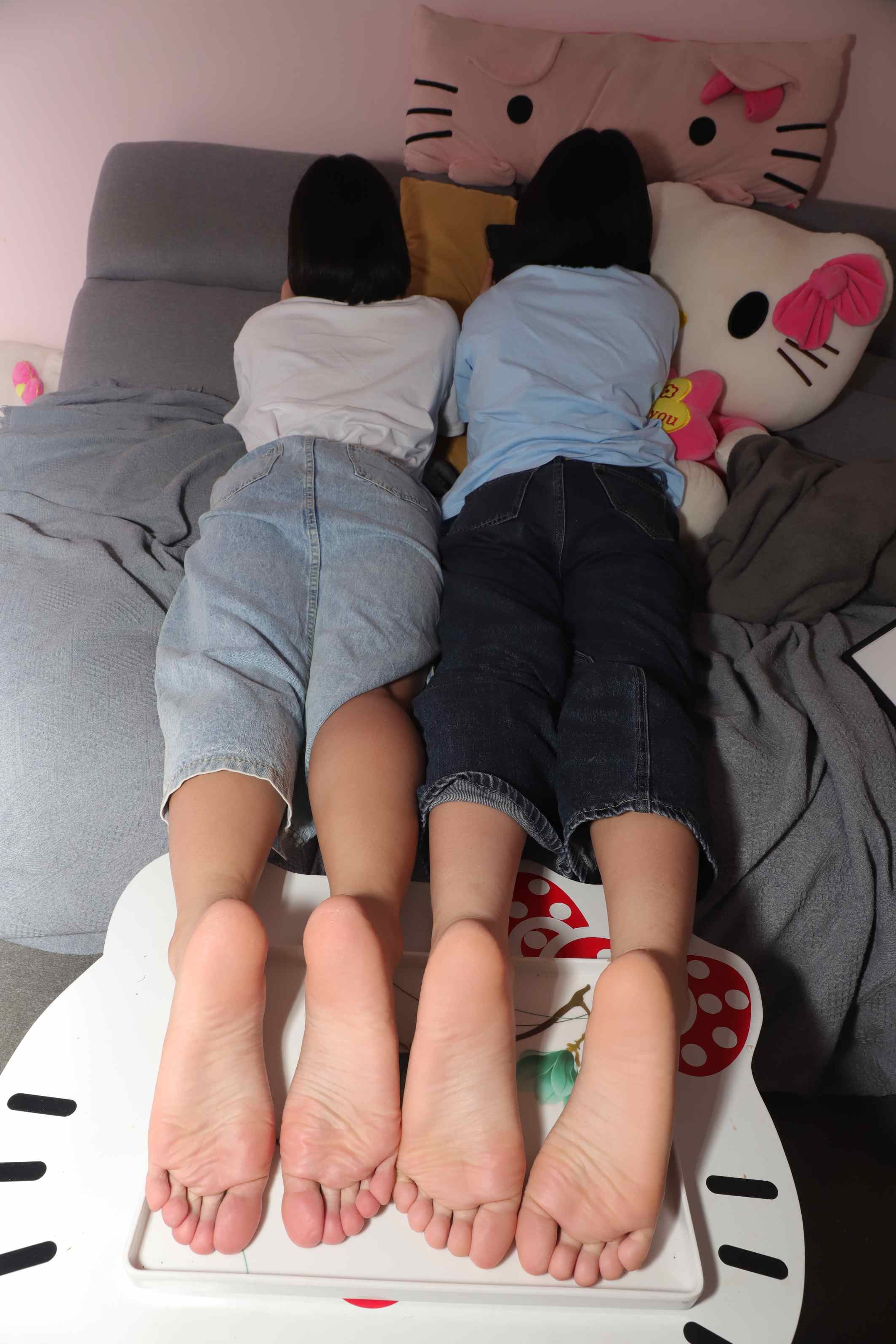 【网盘】[Pary学生模拍]010 可爱的新模彤彤与小谊脚底秀