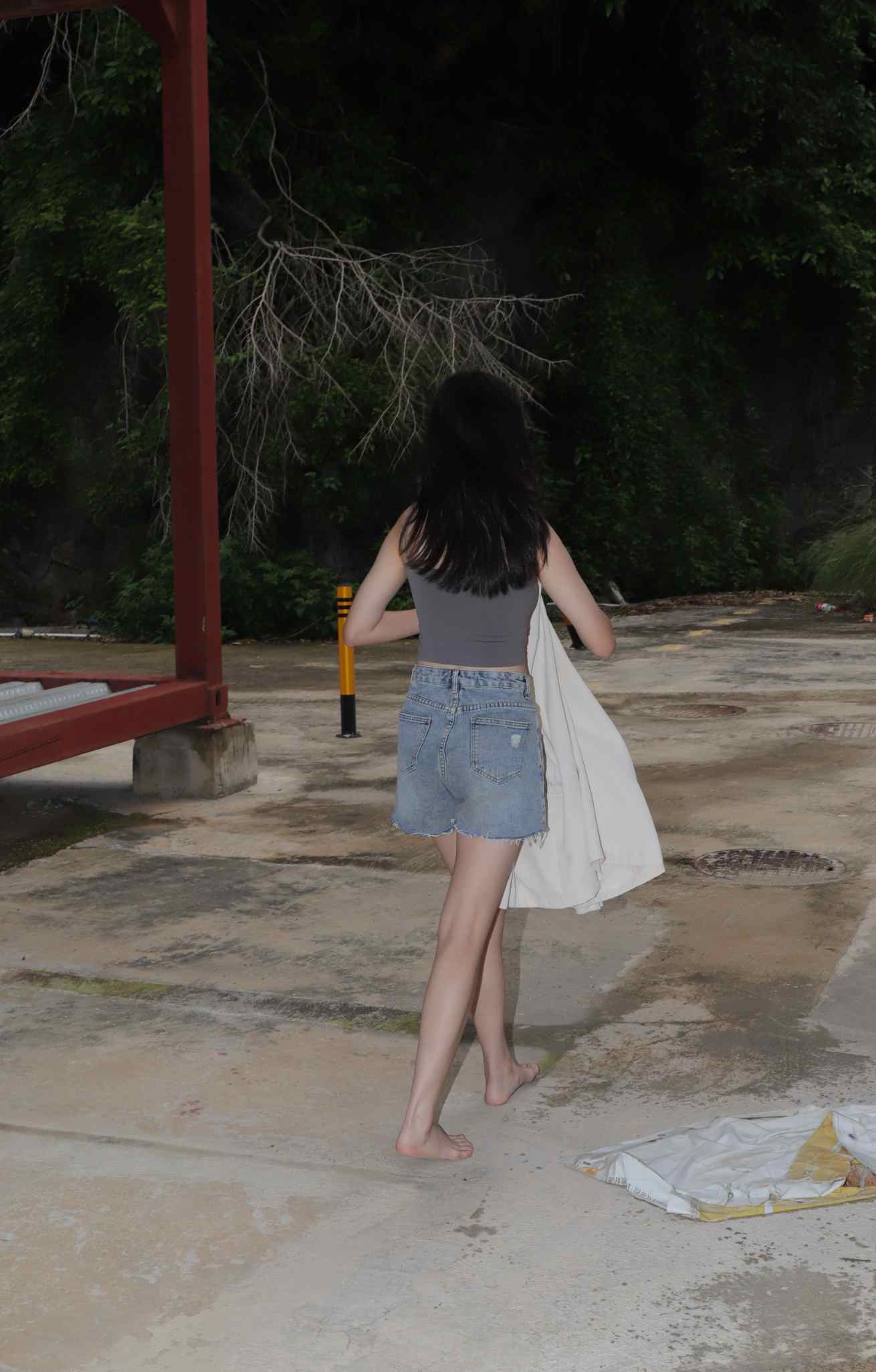 【网盘】[Pary学生模拍]018 珊珊创意产业园吊带赤脚