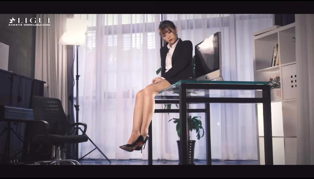 【网盘】[Ligui丽柜视频]60-模特-白领美腿丝袜里的故事