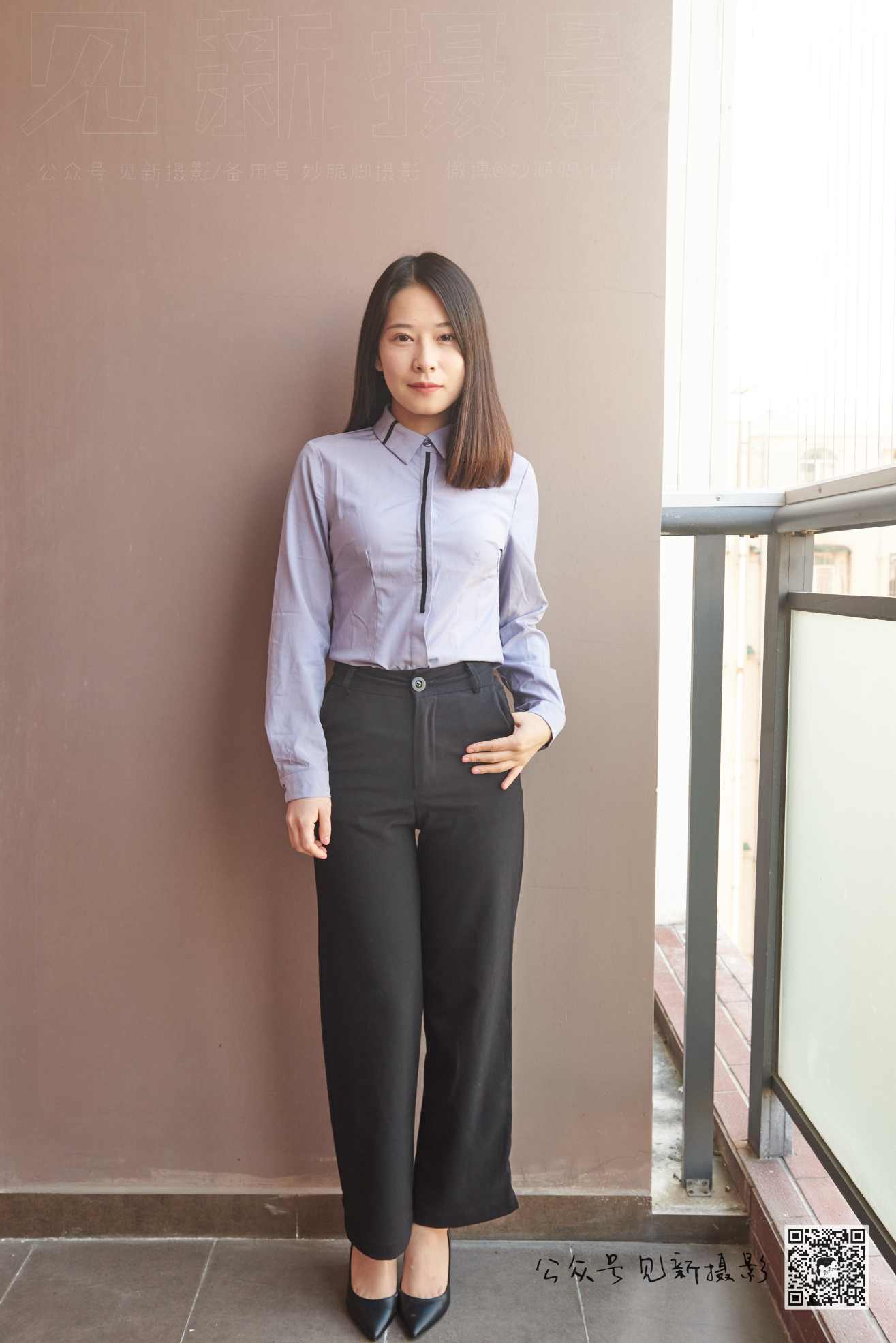 【网盘】[见新摄影]NO.019-小江-户外裤里丝高跟