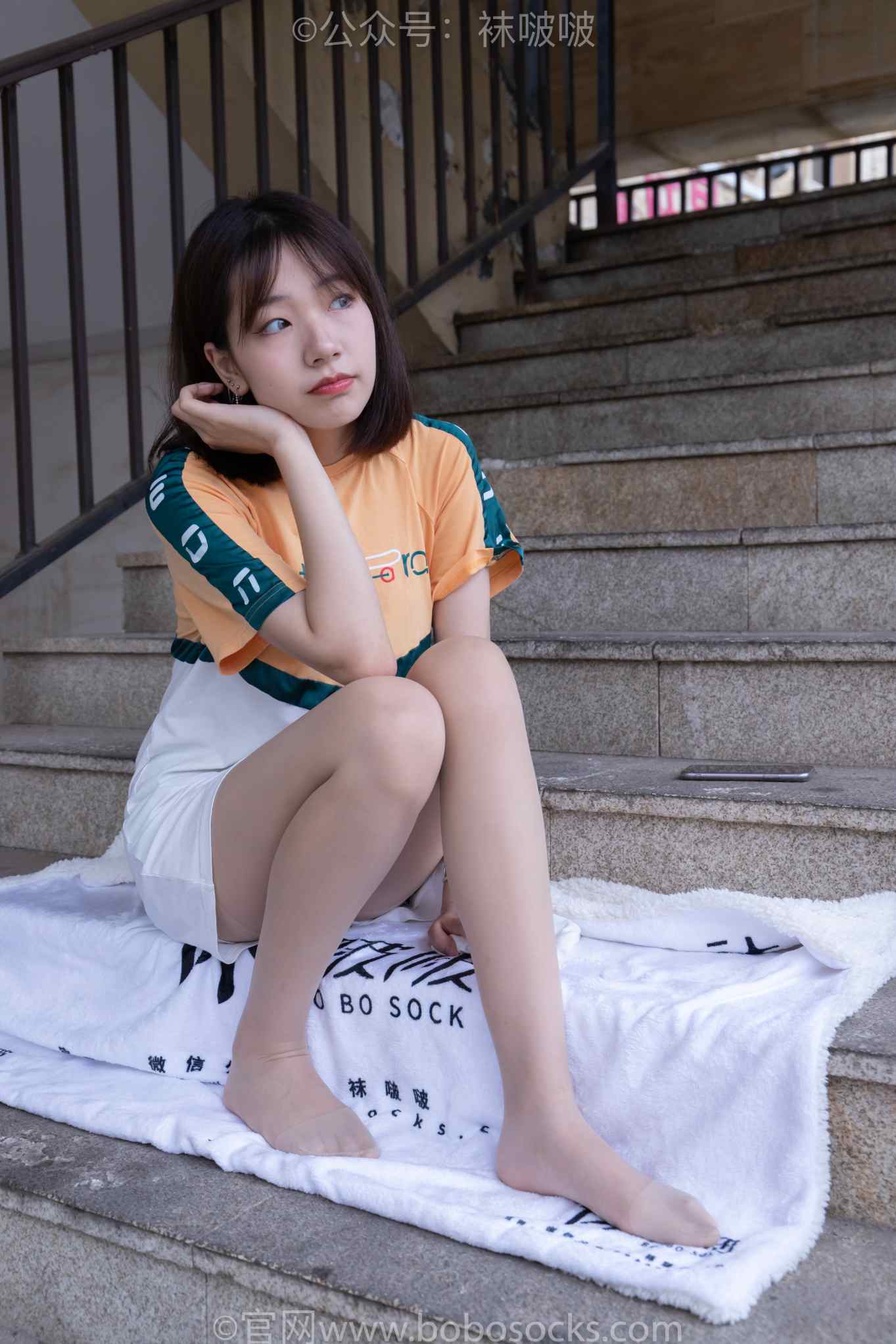 【网盘】[袜啵啵] 069期 小甜豆-vans板鞋、白棉袜、肉丝