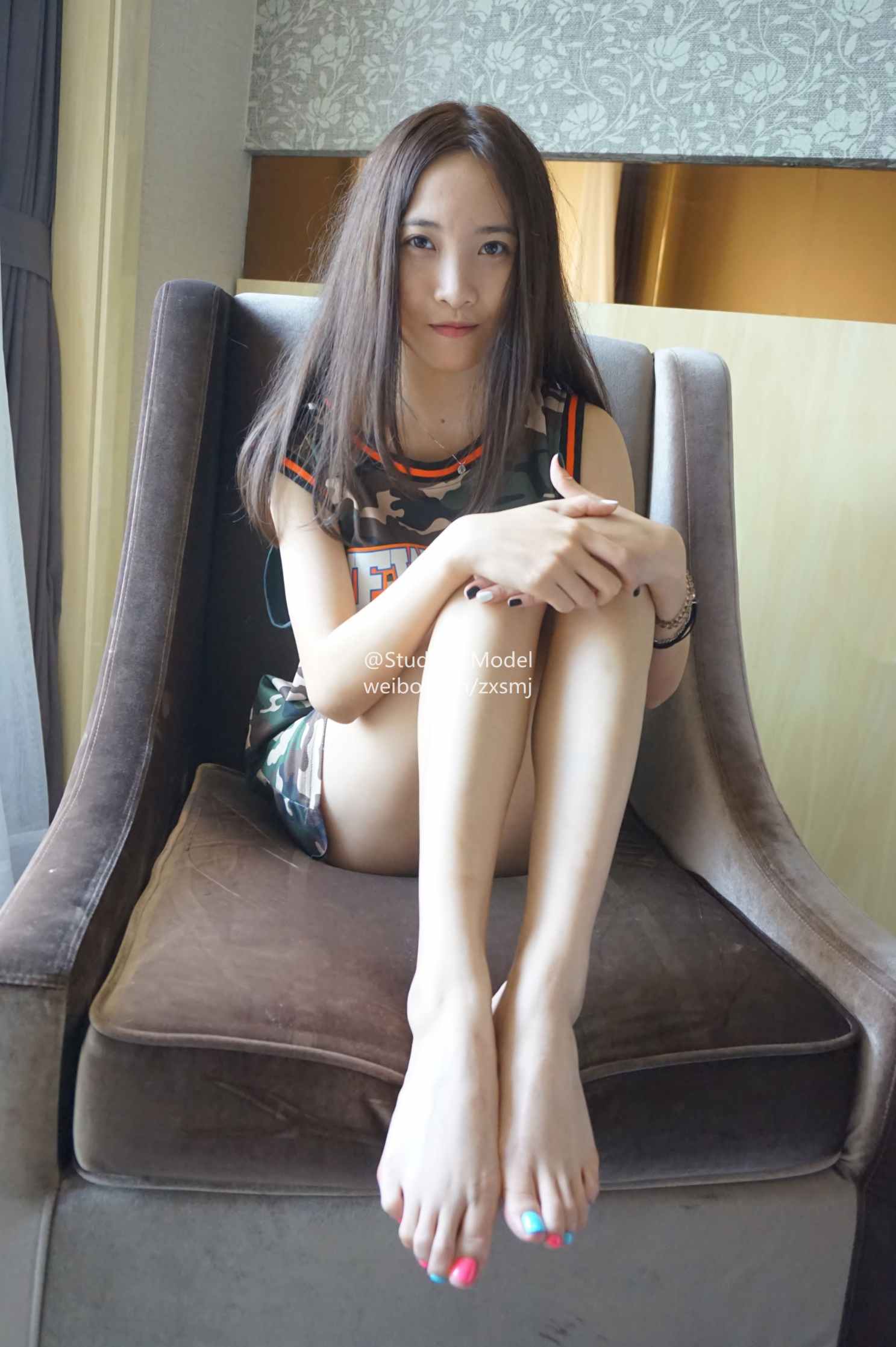 【网盘】[Student_Model] 编号28-小佳修长的双腿和可爱船袜