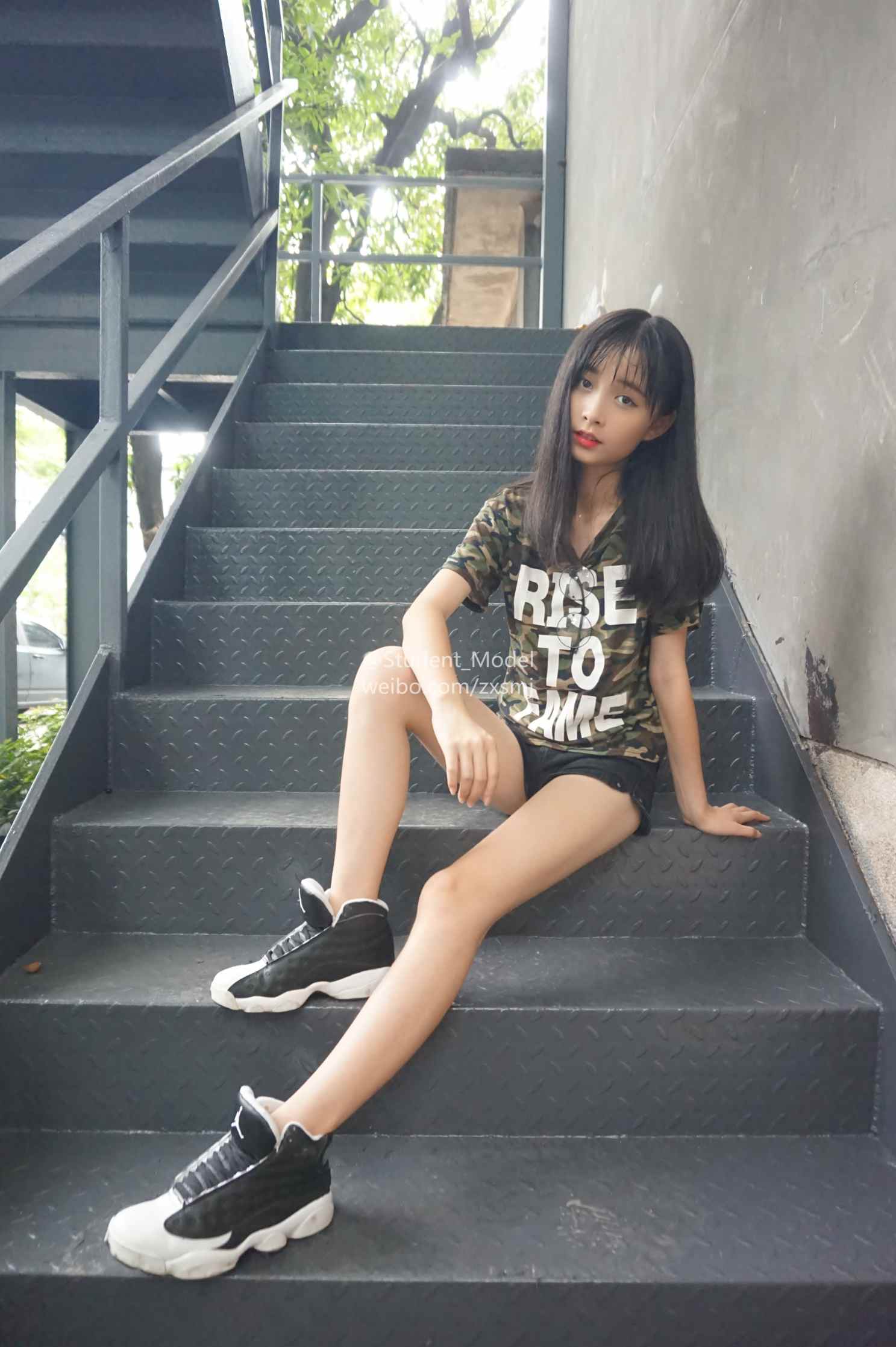 【网盘】[Student_Model] 编号30-小龙猫 迷彩上衣与白嫩脚丫的完美结合